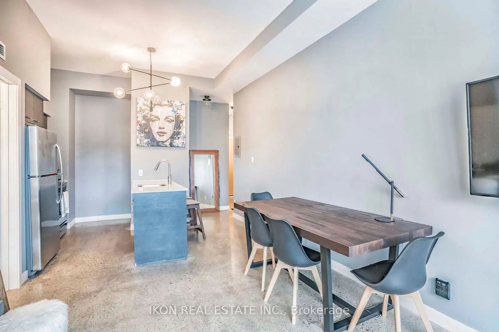 510 King Street E, #202