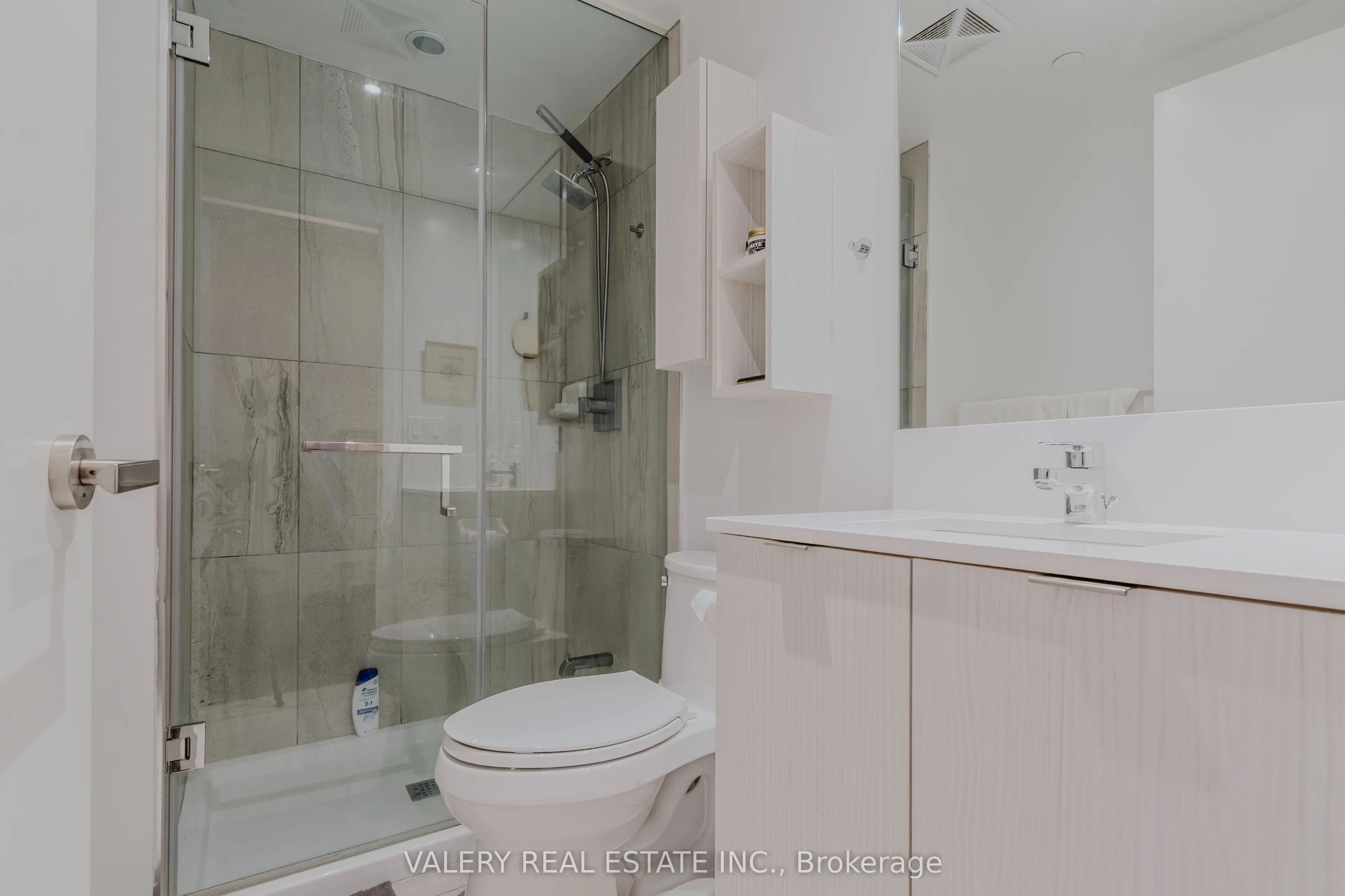 195 Redpath Avenue, #712