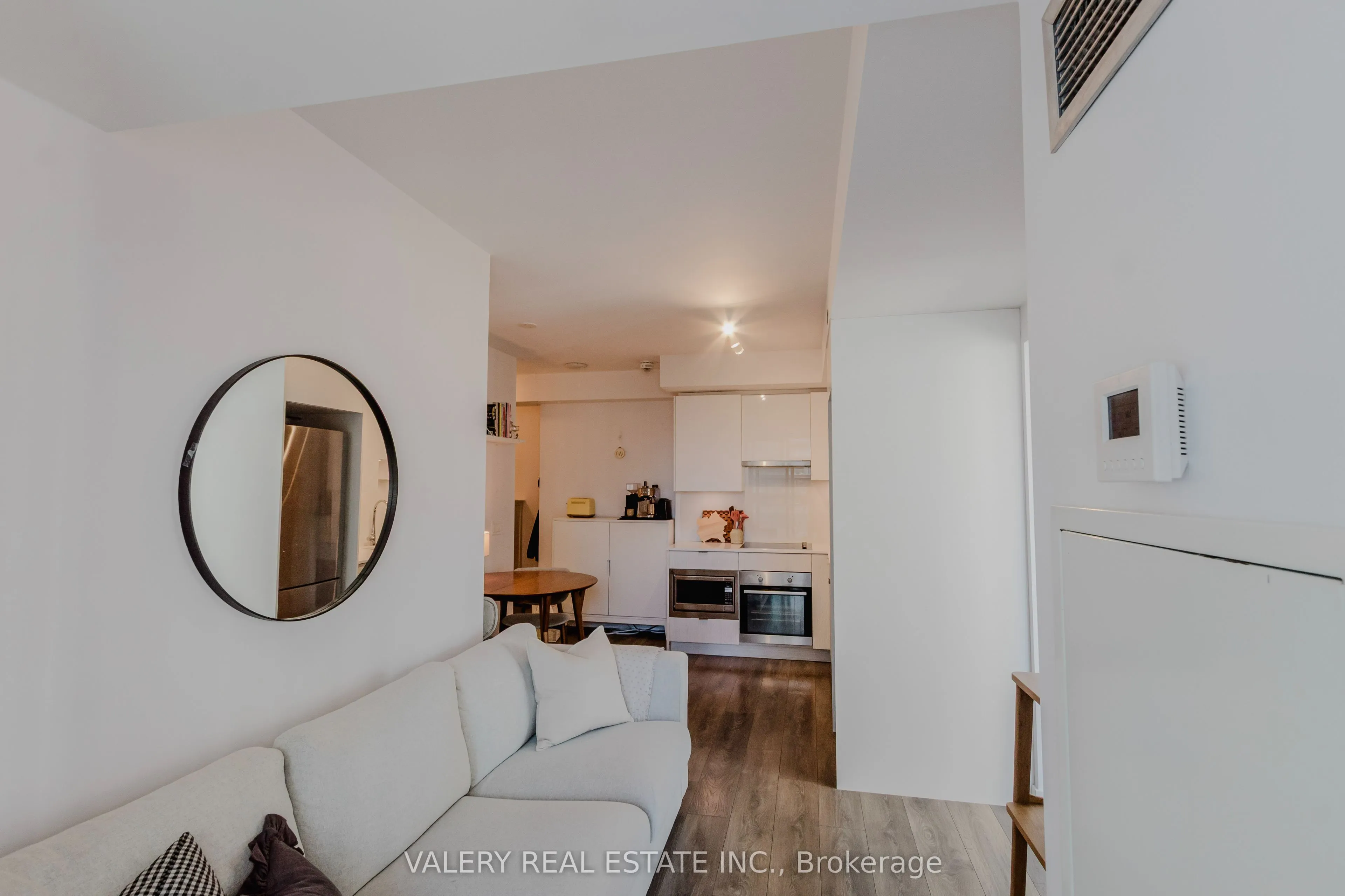 195 Redpath Avenue, #712