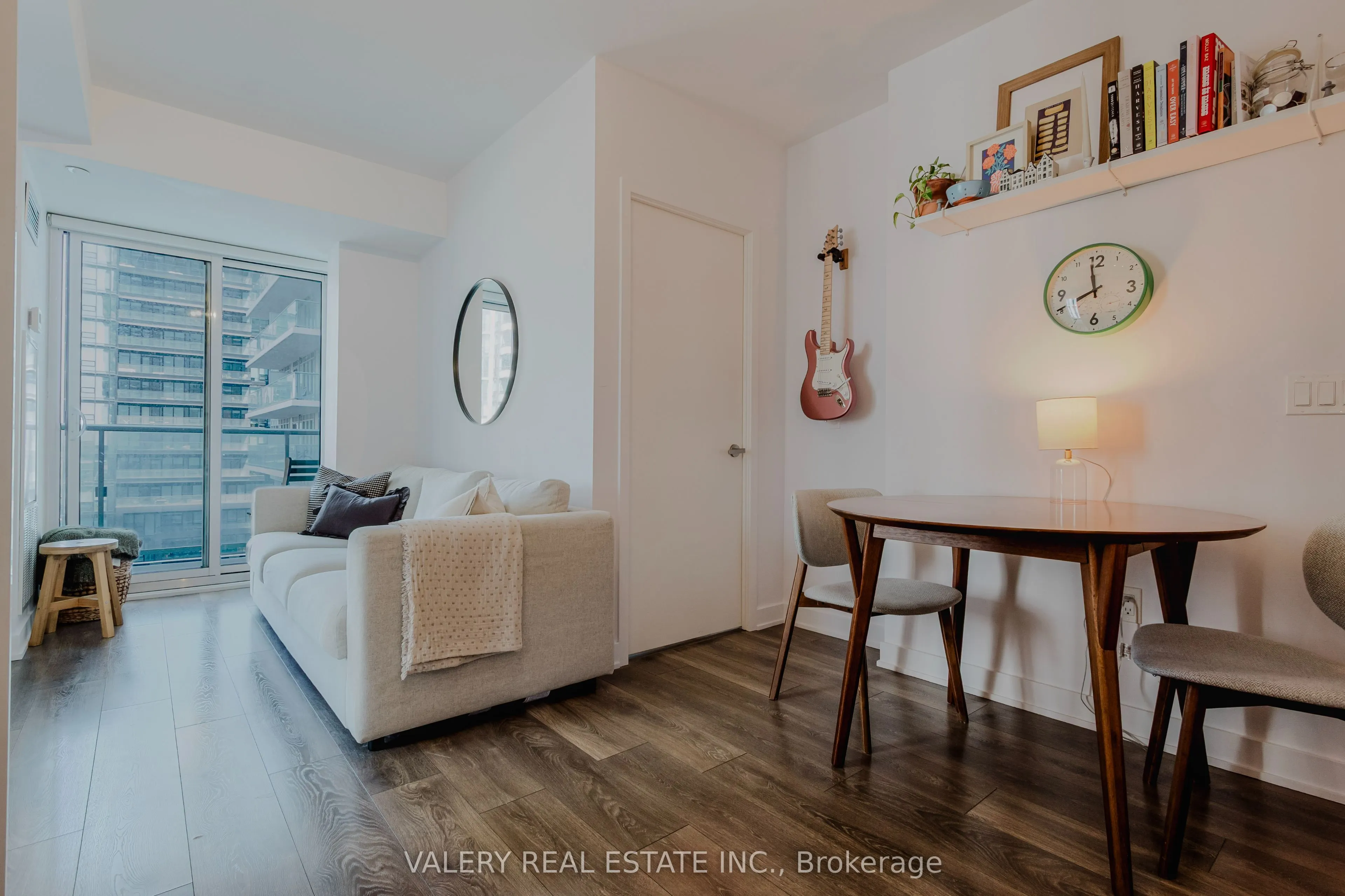 195 Redpath Avenue, #712