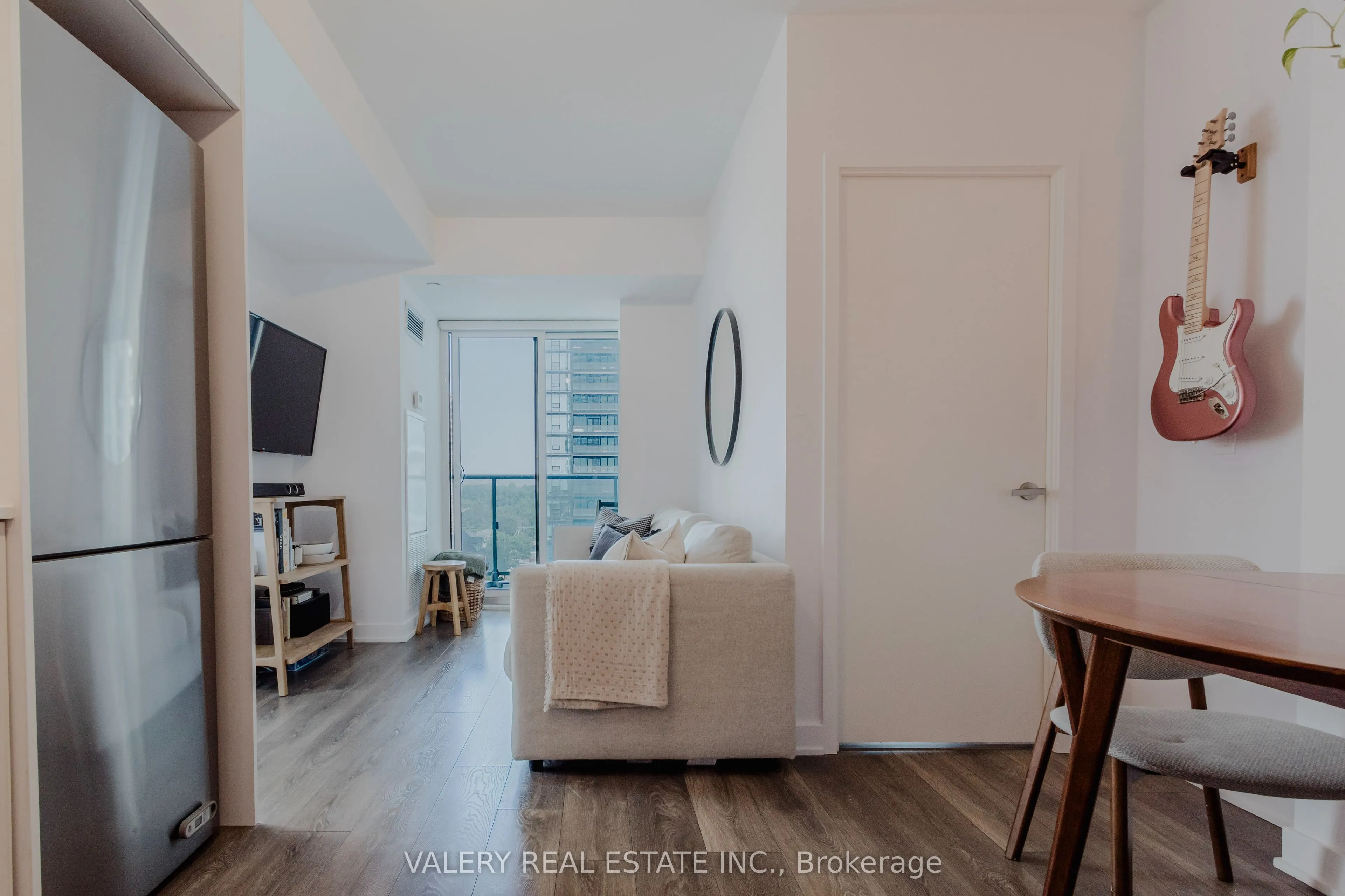 195 Redpath Avenue, #712