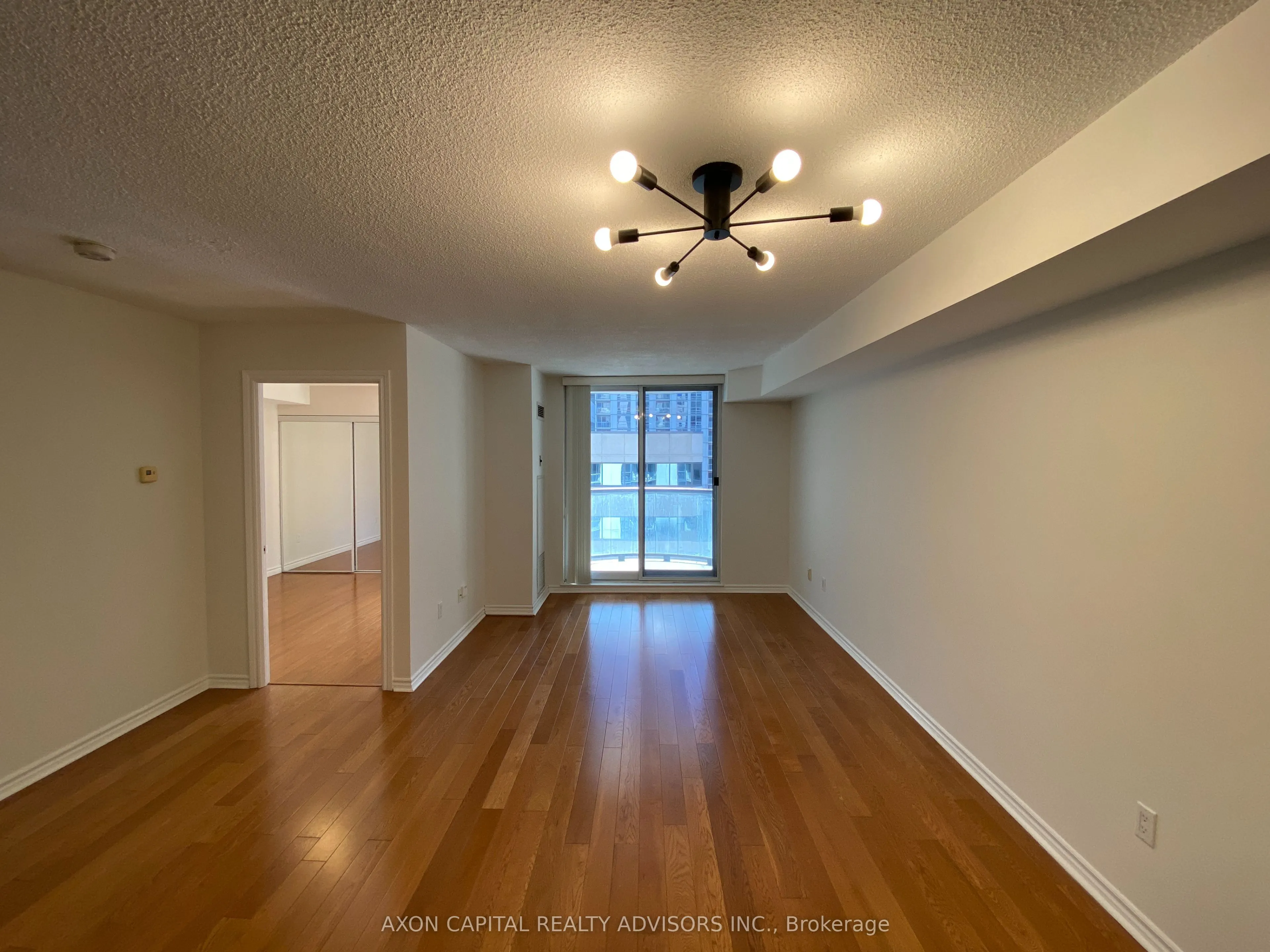 801 Bay Street, #902