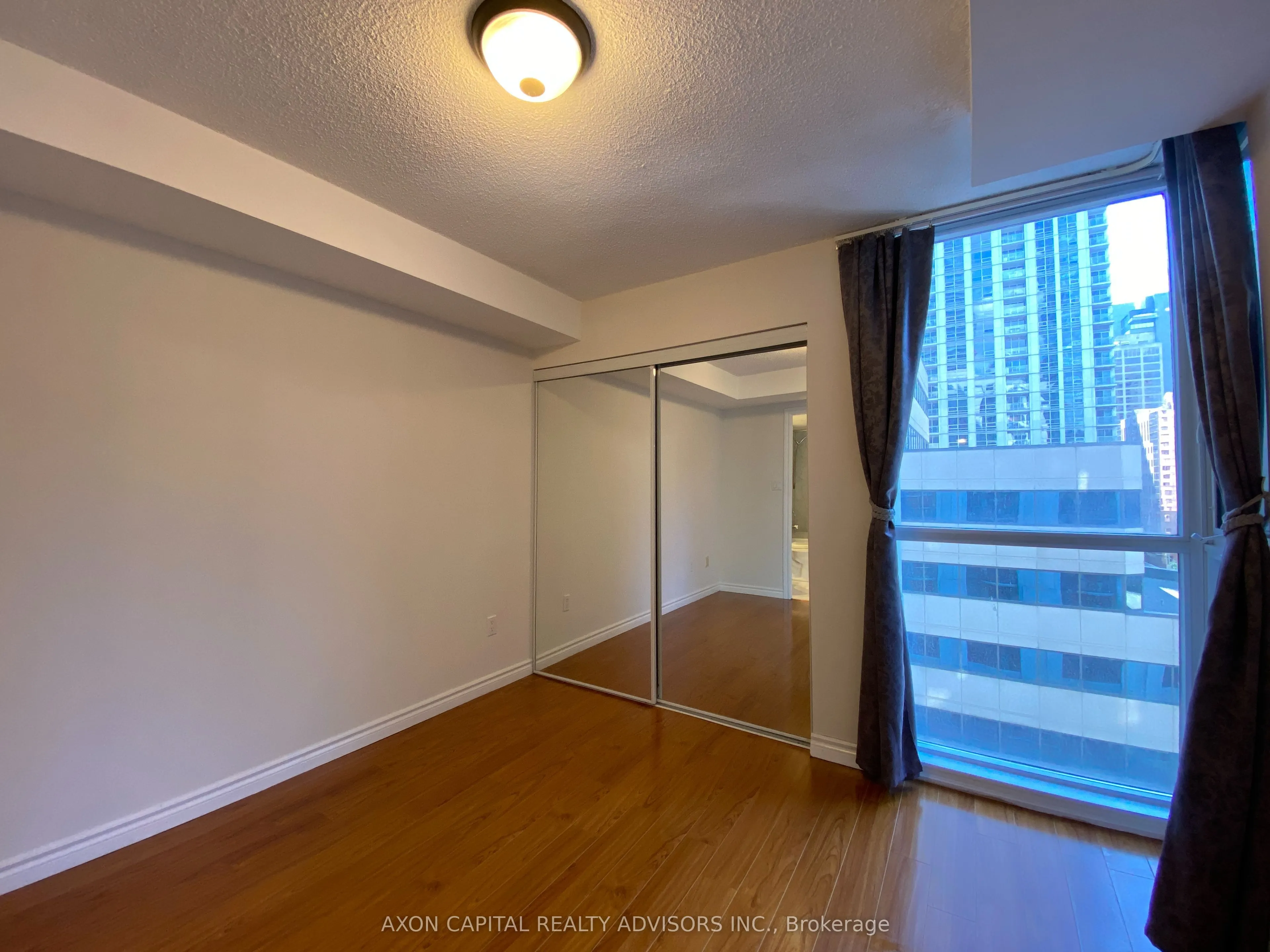 801 Bay Street, #902