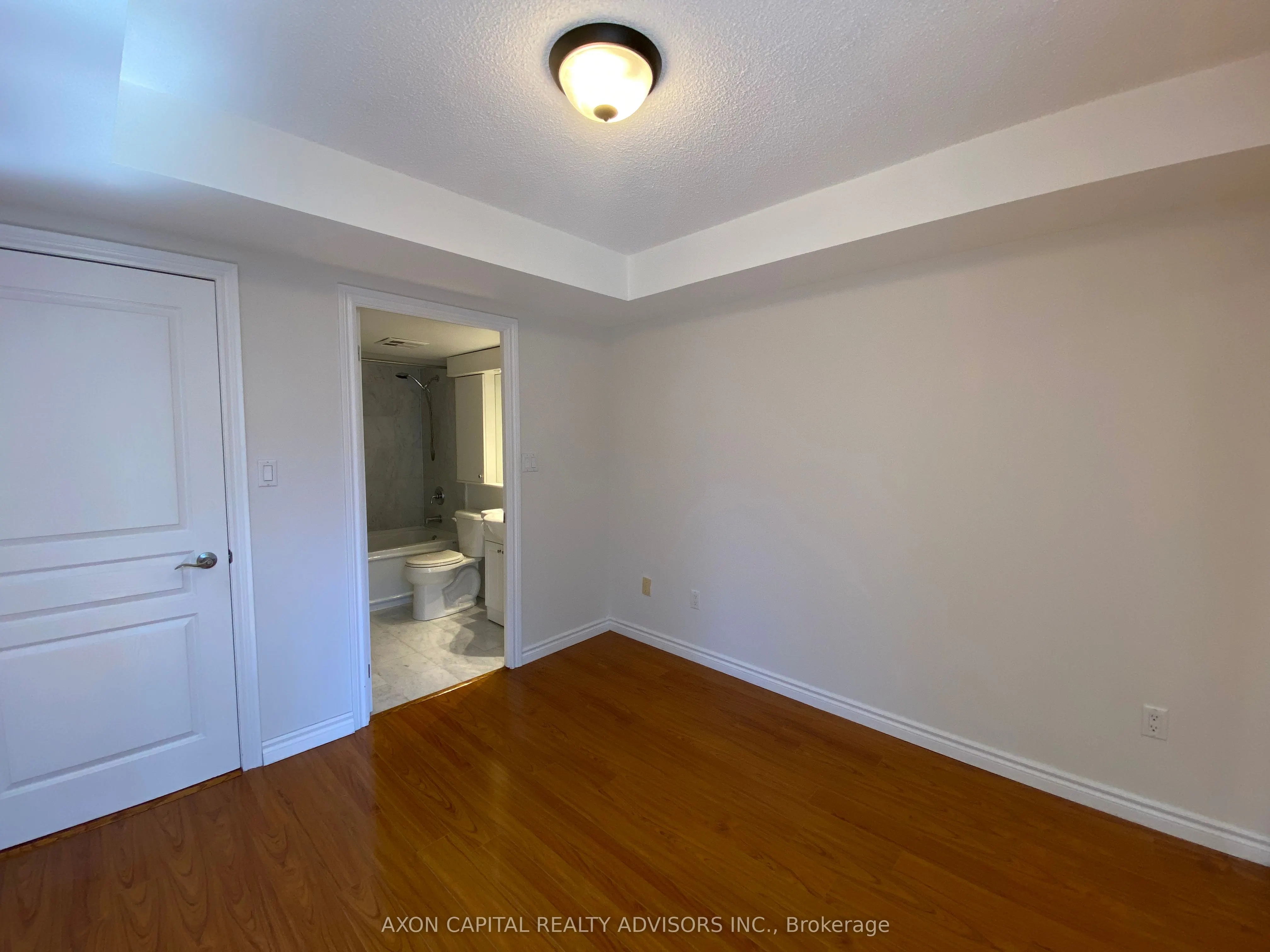 801 Bay Street, #902