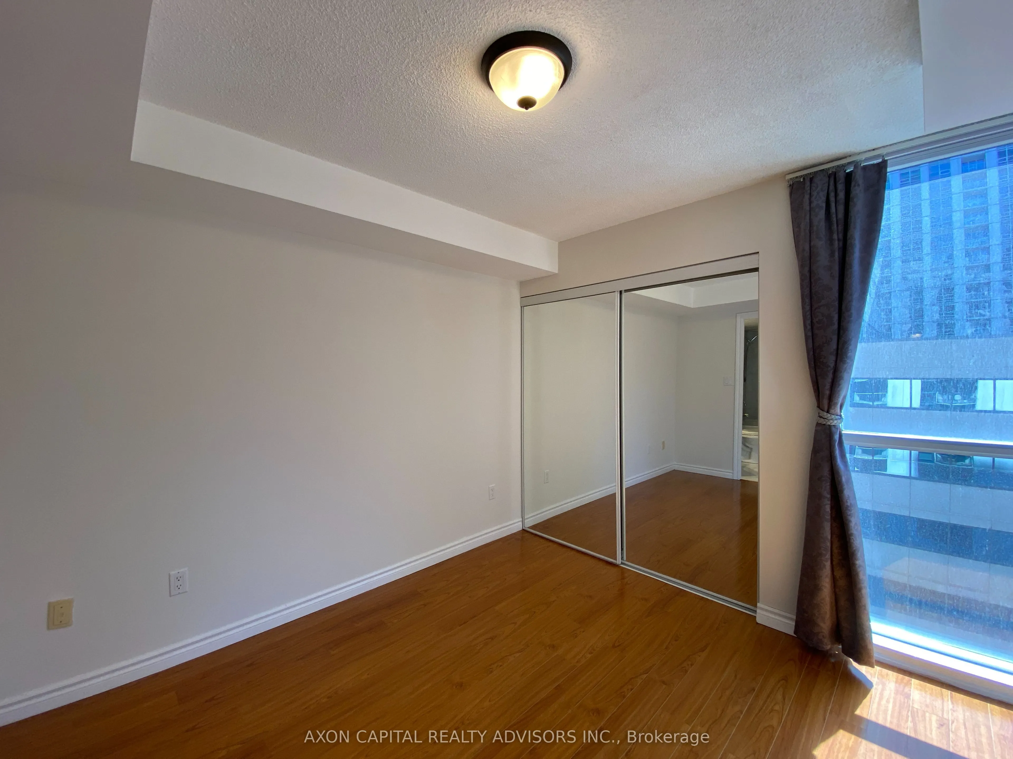 801 Bay Street, #902