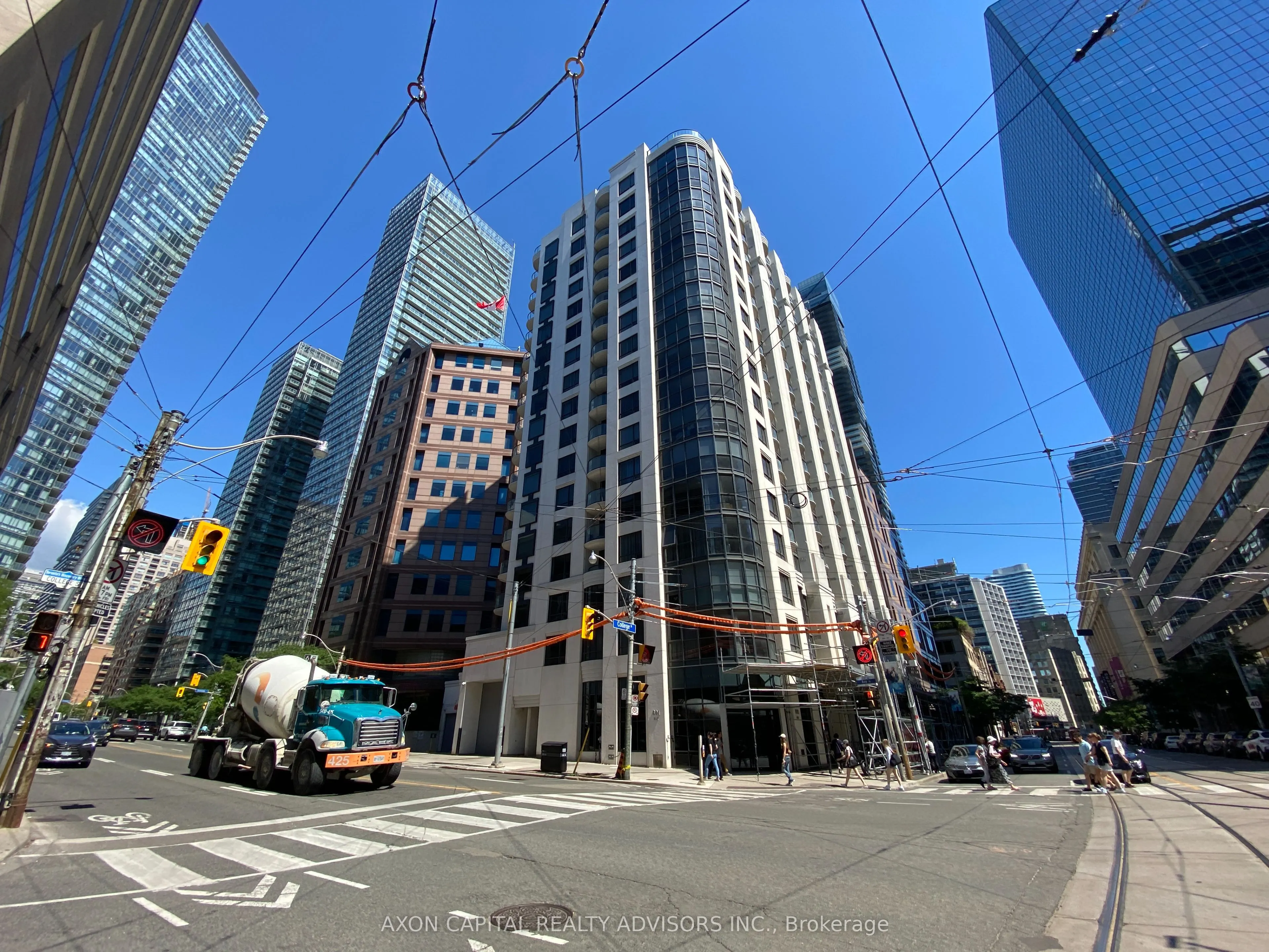 801 Bay Street, #902