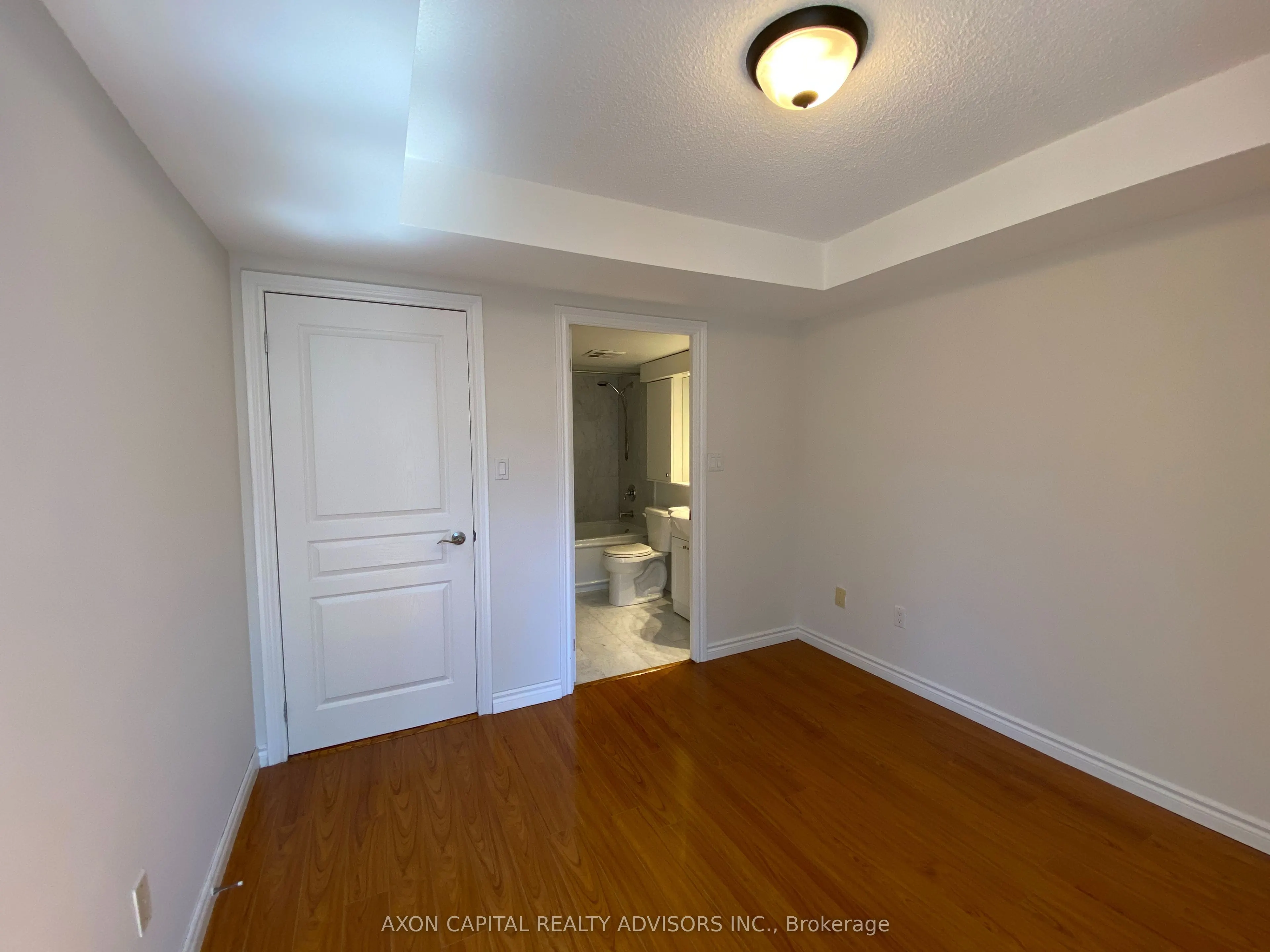 801 Bay Street, #902