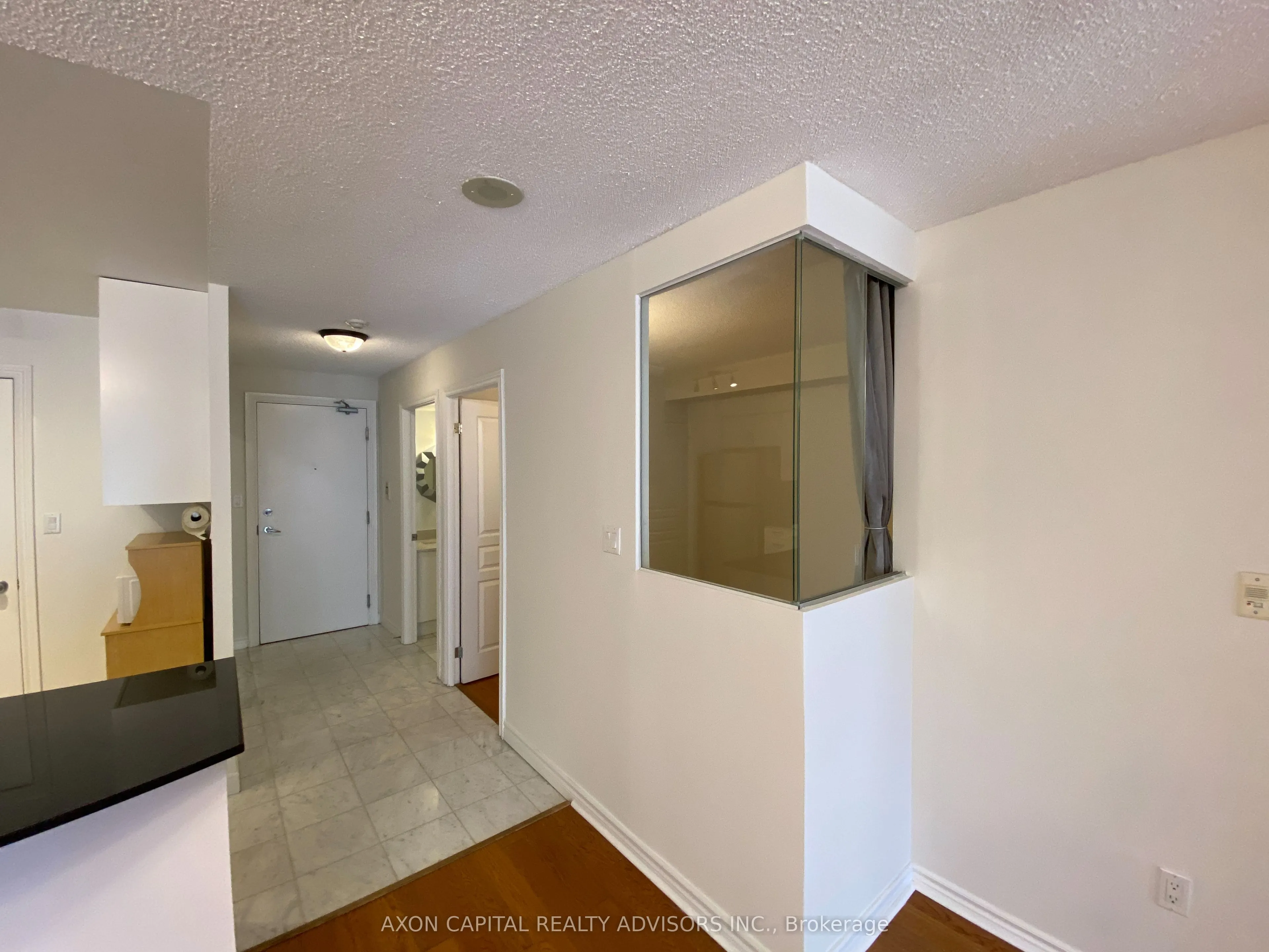 801 Bay Street, #902