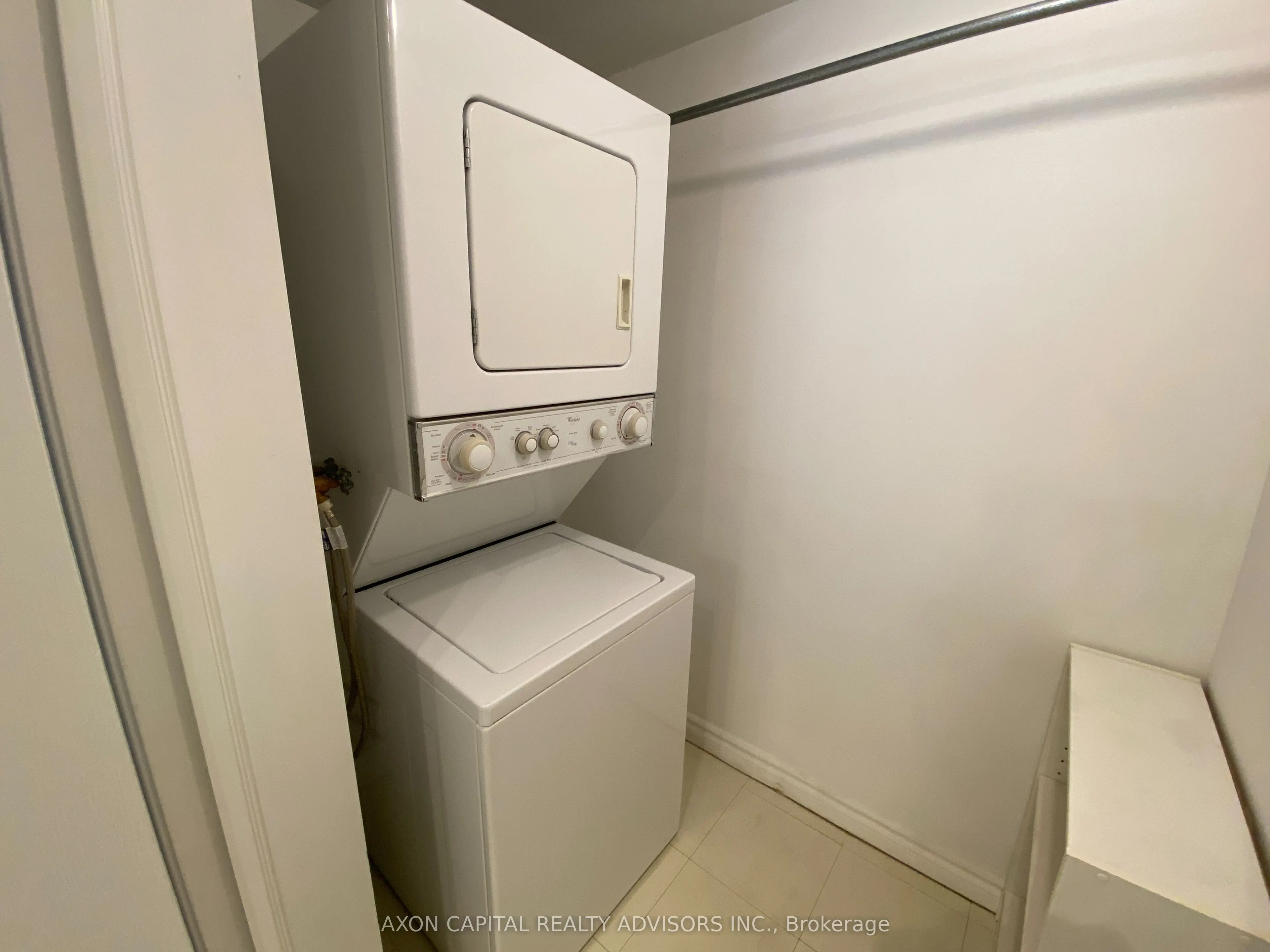 801 Bay Street, #902