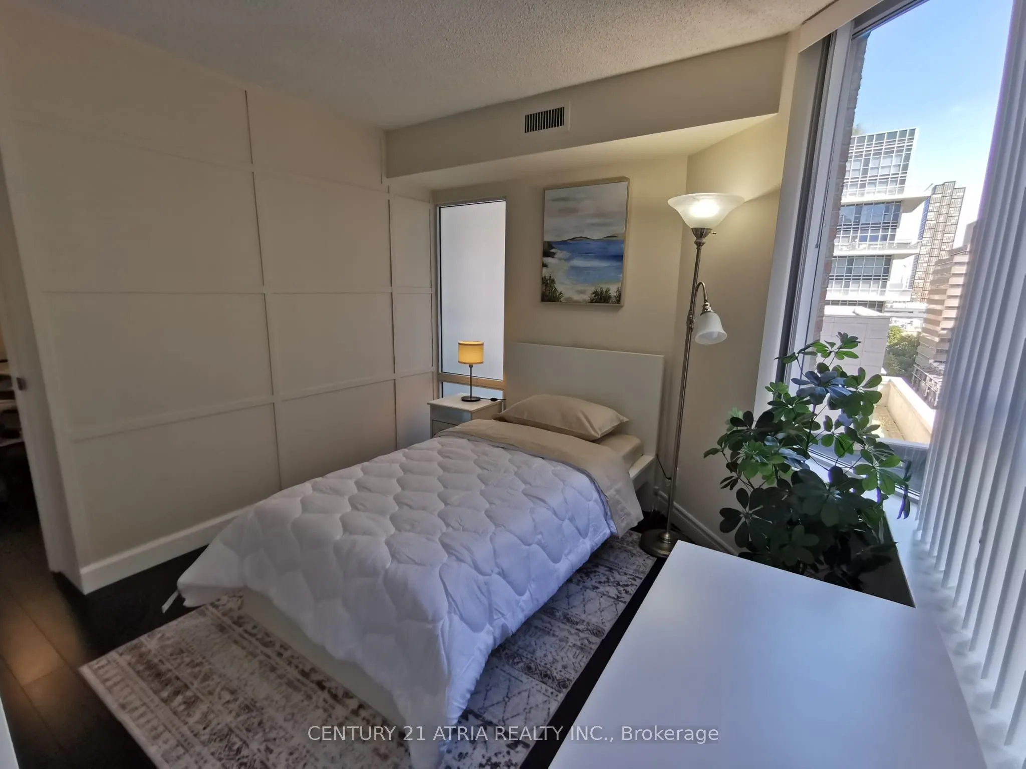 44 Gerrard Street W, #1206