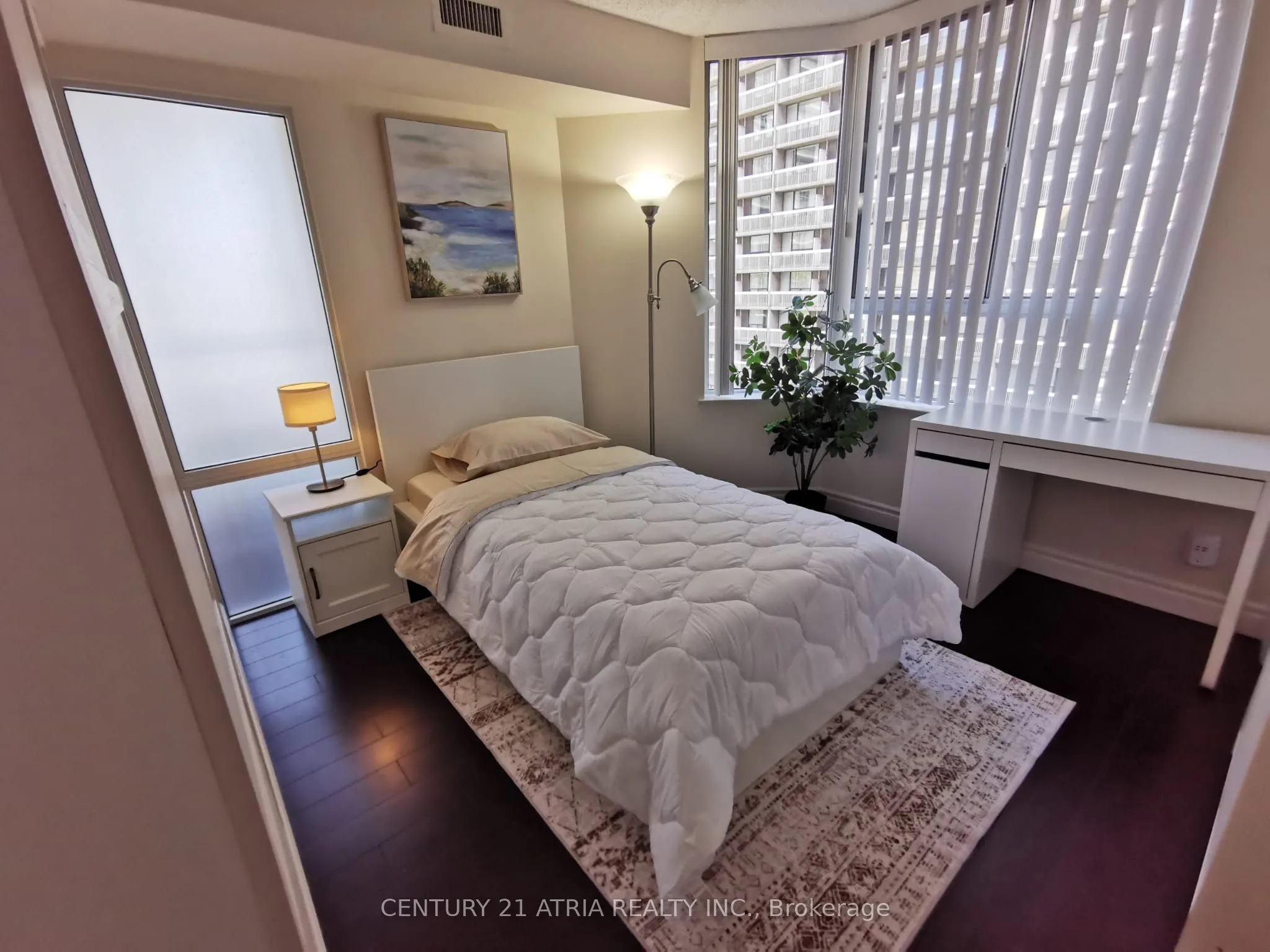 44 Gerrard Street W, #1206