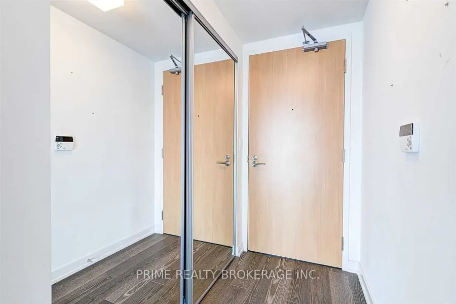 11 Wellesley Street W, #1711