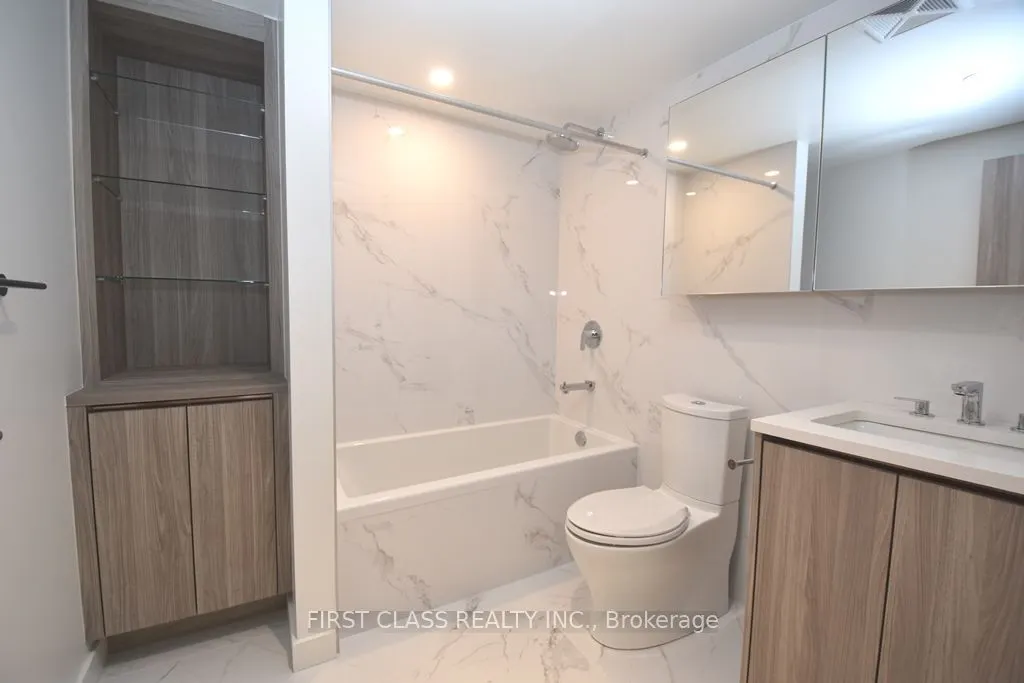 25 Mcmahon Drive, #1707