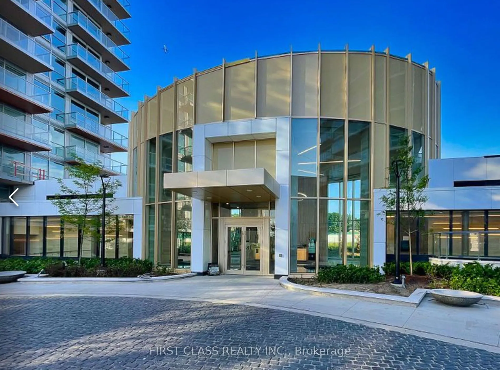 25 Mcmahon Drive, #1707
