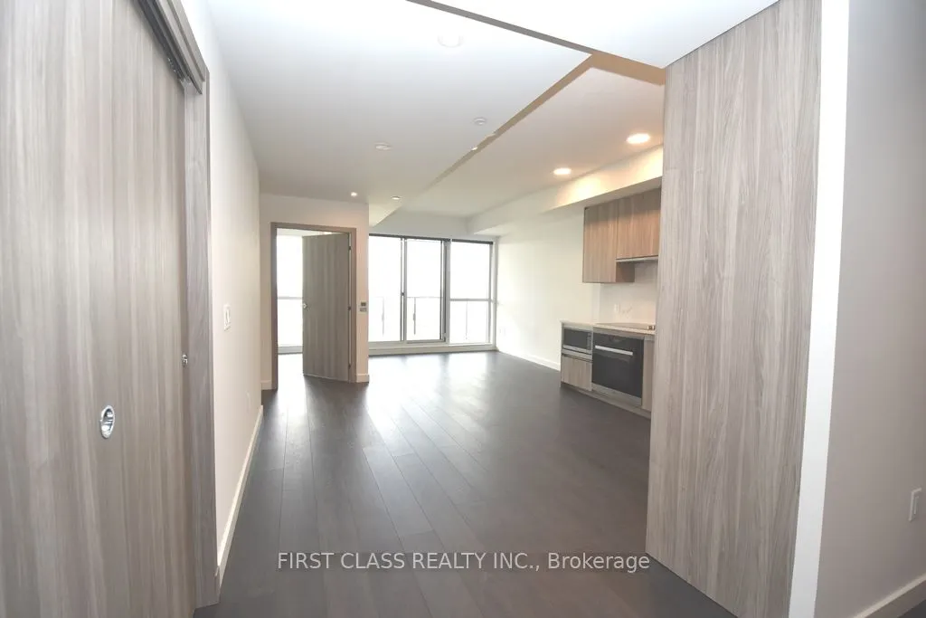 25 Mcmahon Drive, #1707