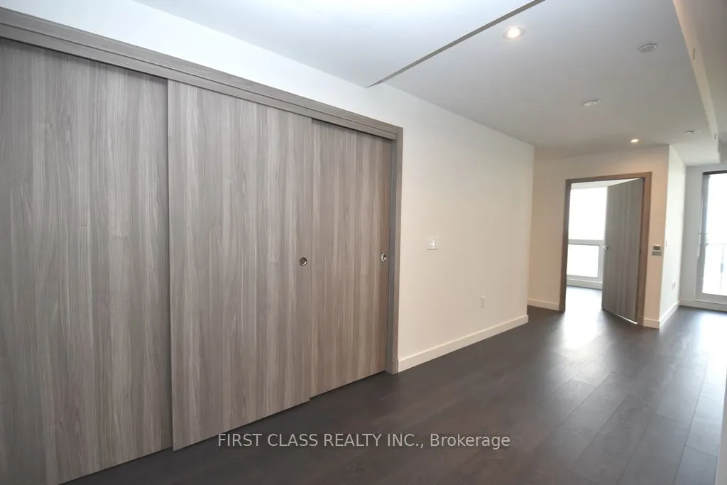 25 Mcmahon Drive, #1707