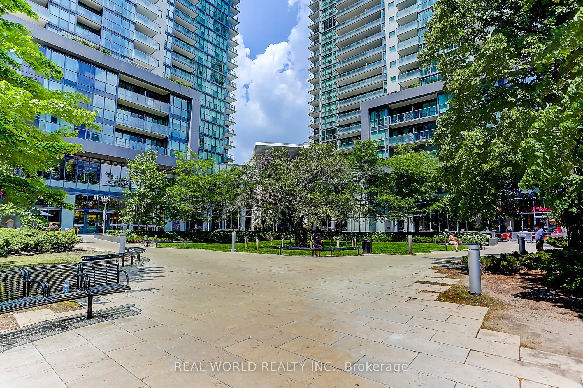 5162 Yonge Street, #Ph103