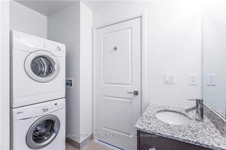 88 Sheppard Avenue E, #2107