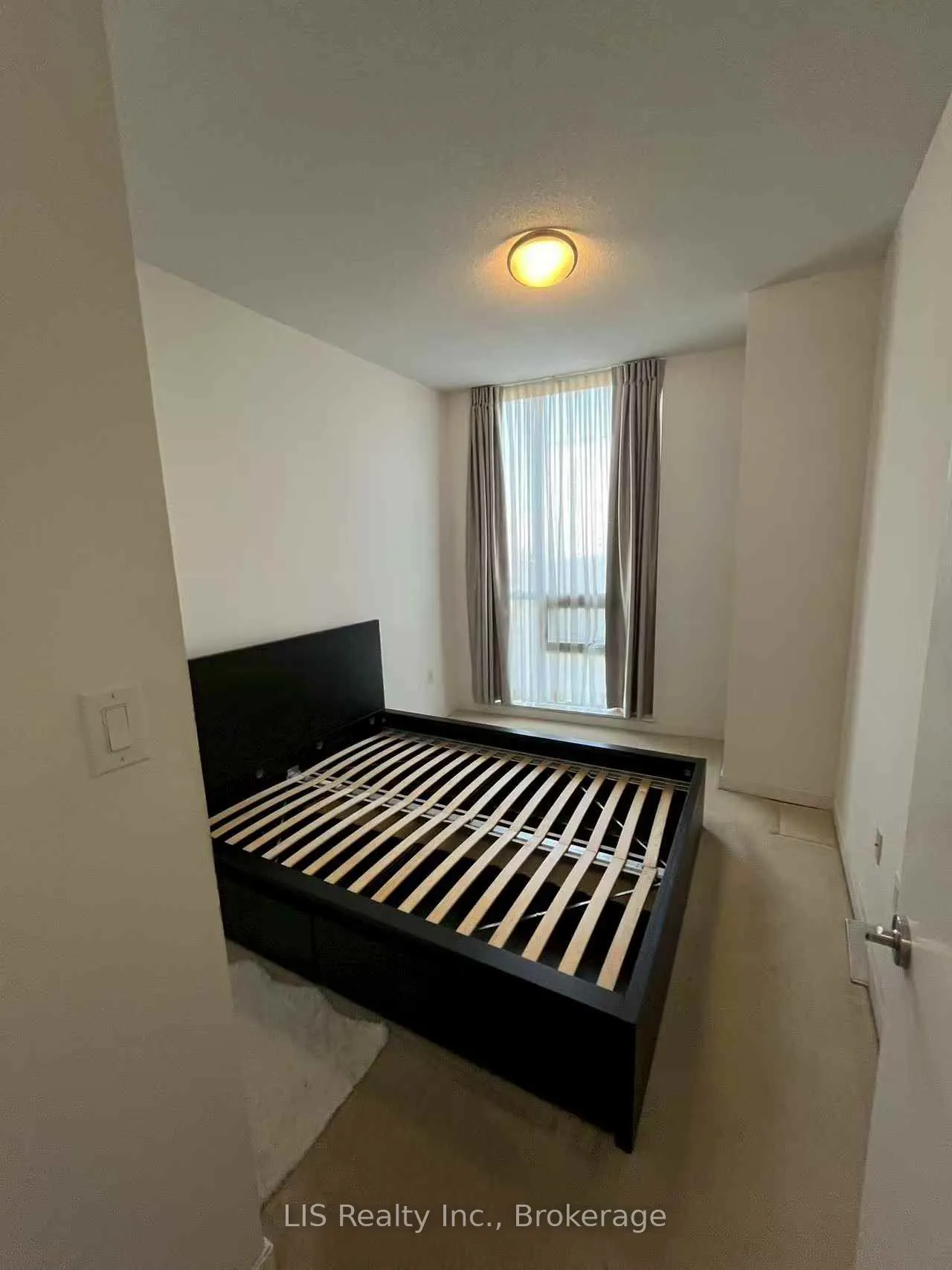 62 Forest Manor Road, #605
