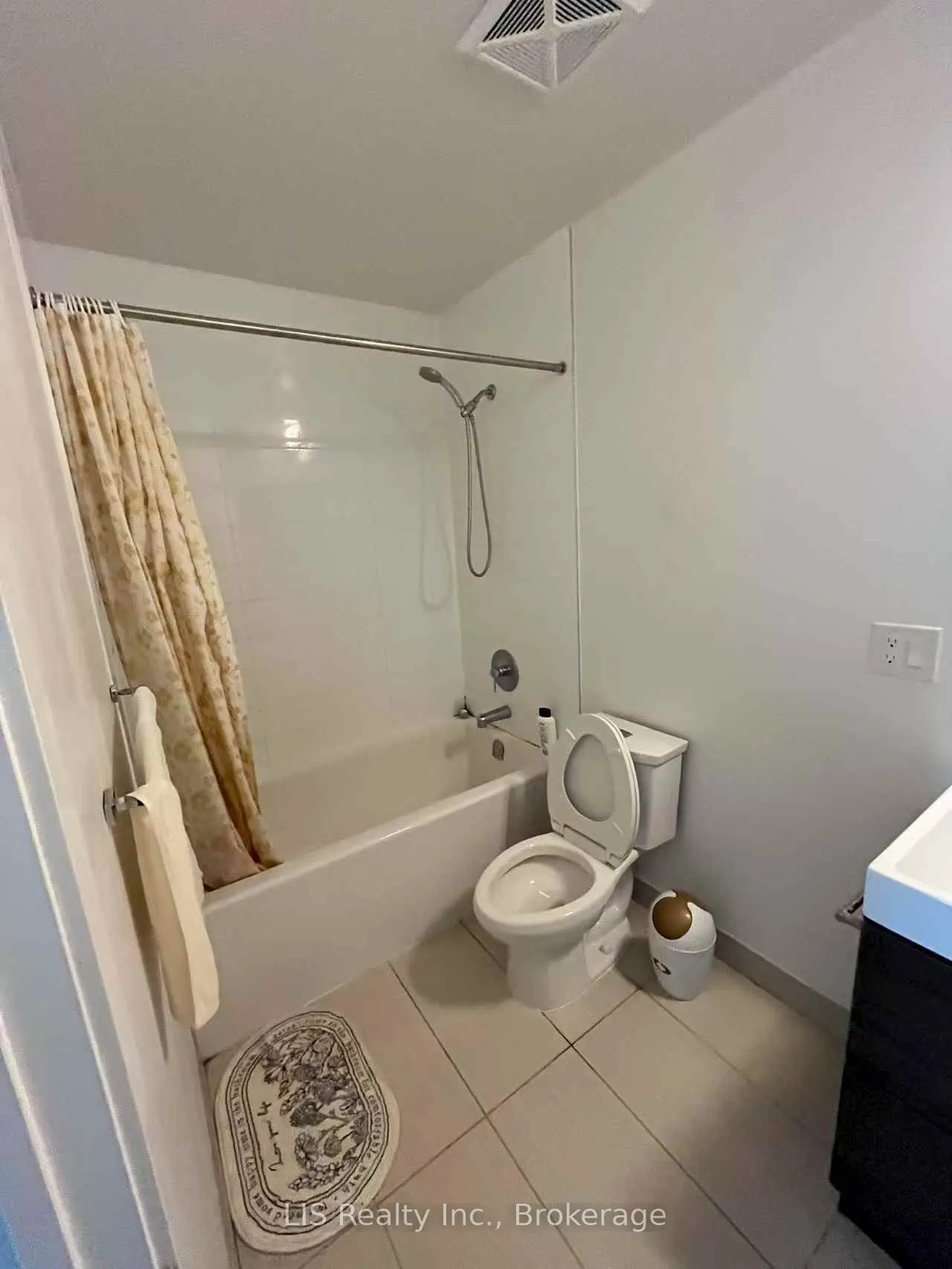 62 Forest Manor Road, #605