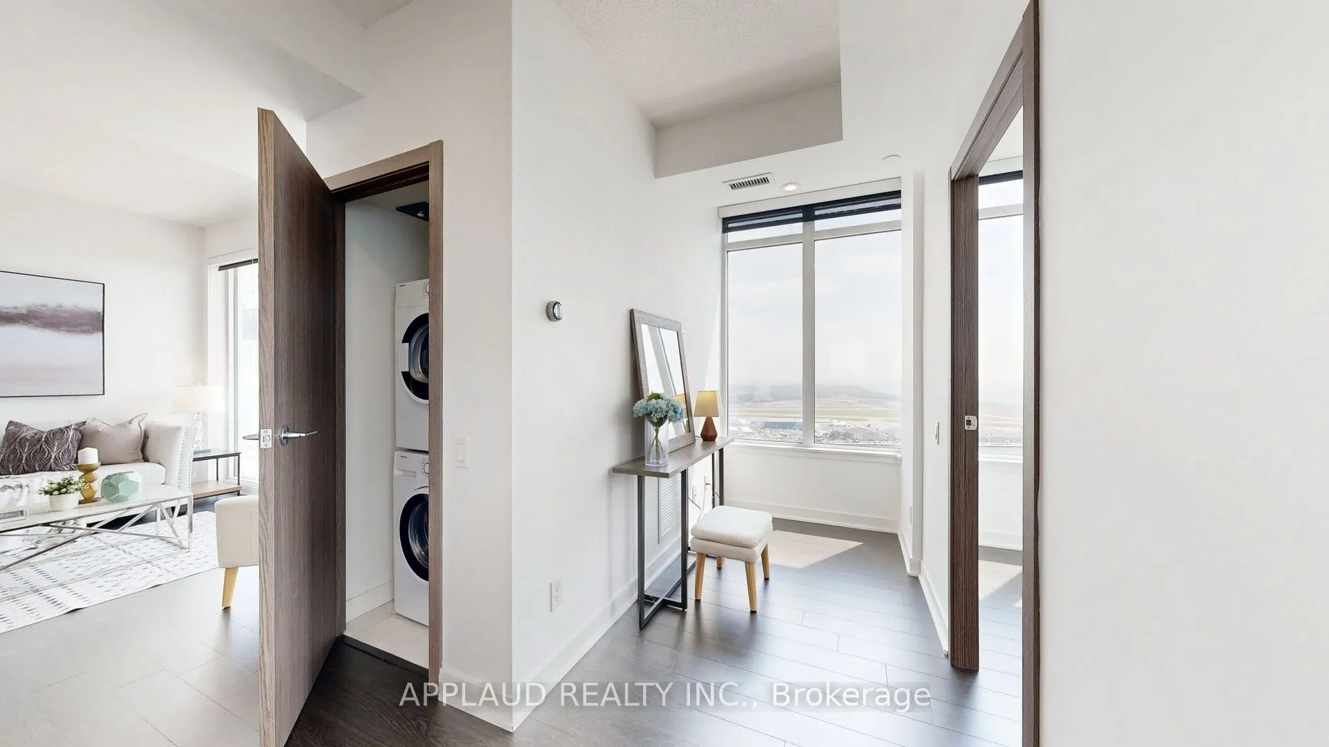 17 Bathurst Street, #3302