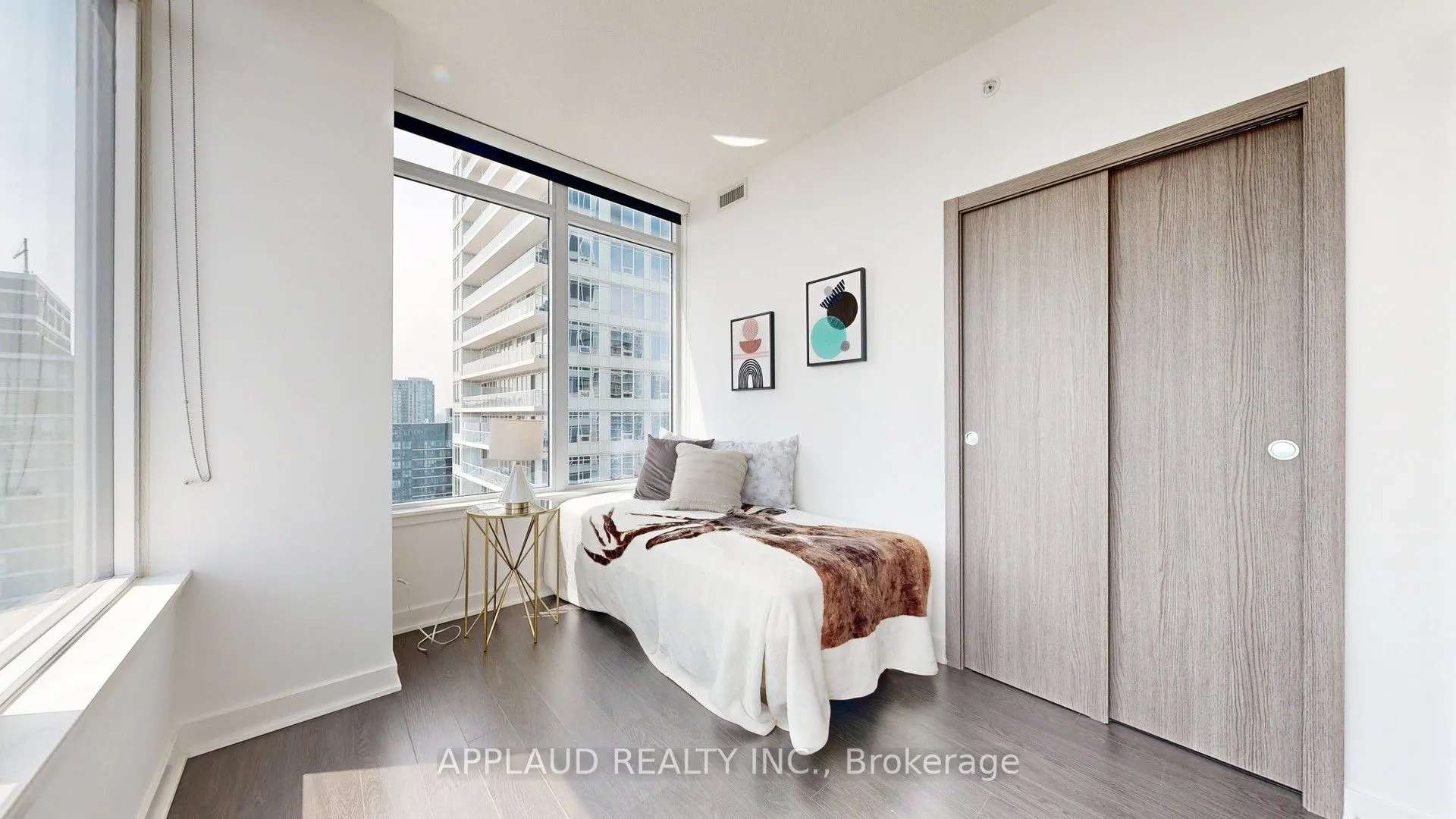 17 Bathurst Street, #3302