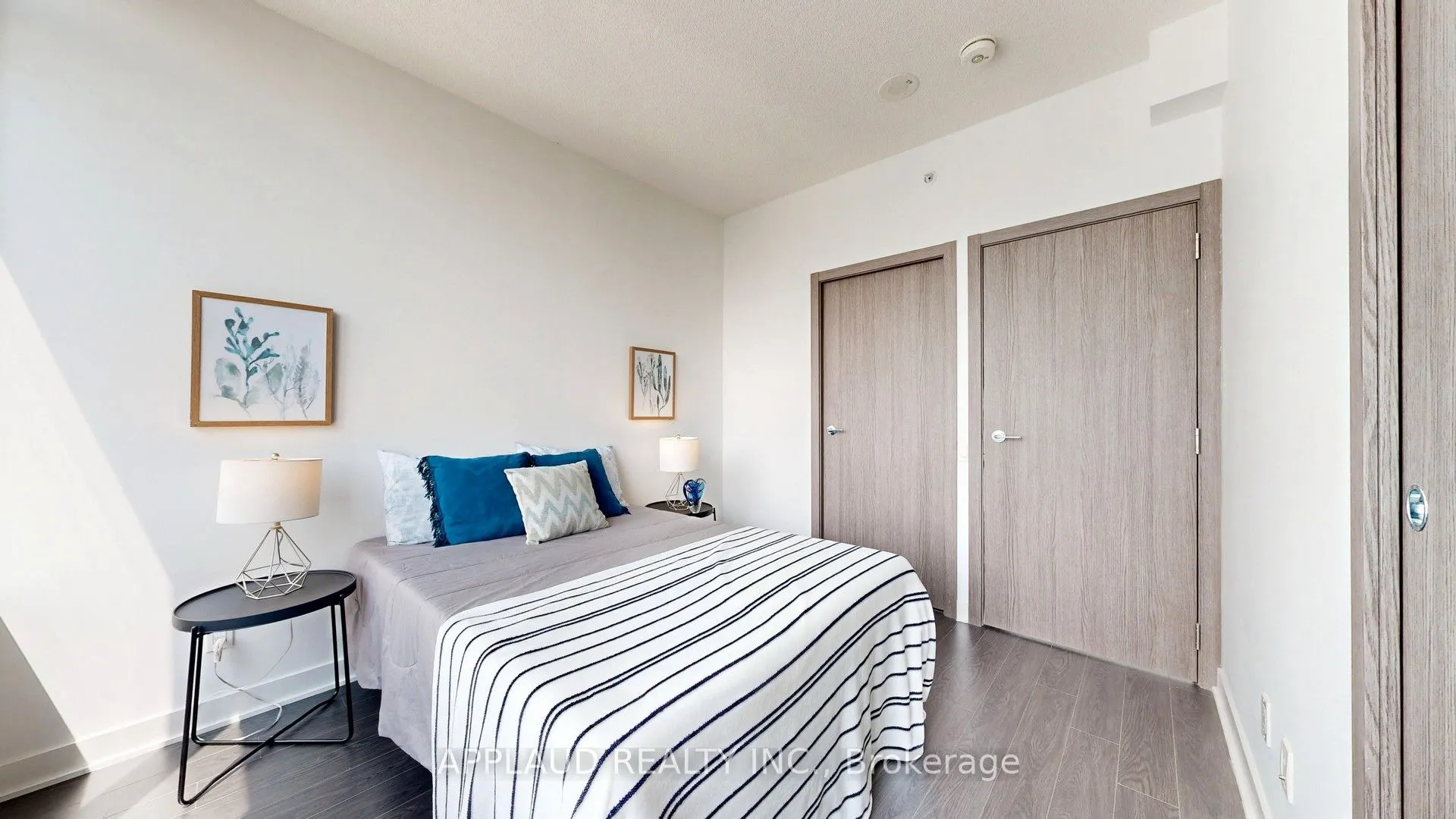 17 Bathurst Street, #3302