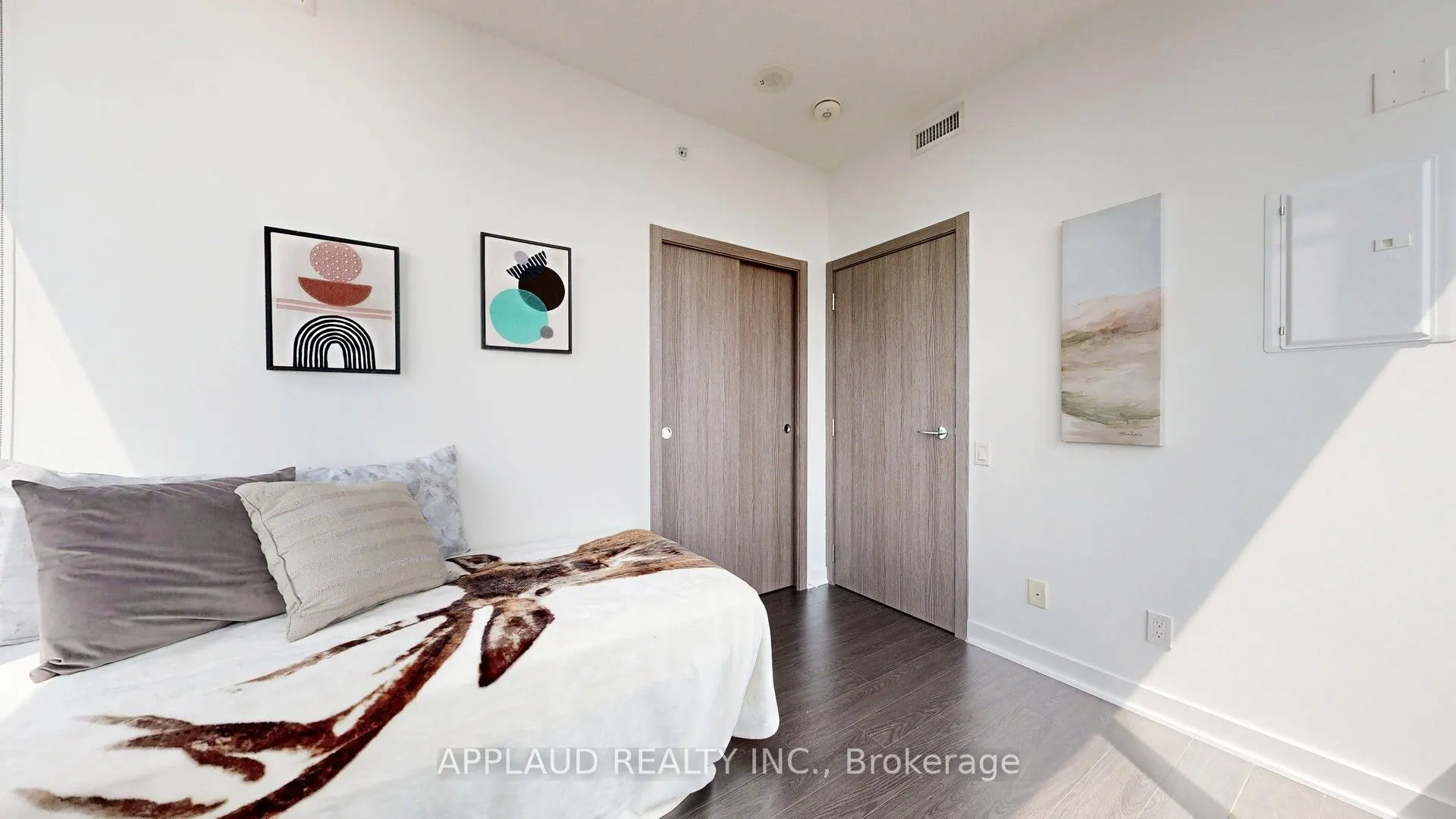 17 Bathurst Street, #3302