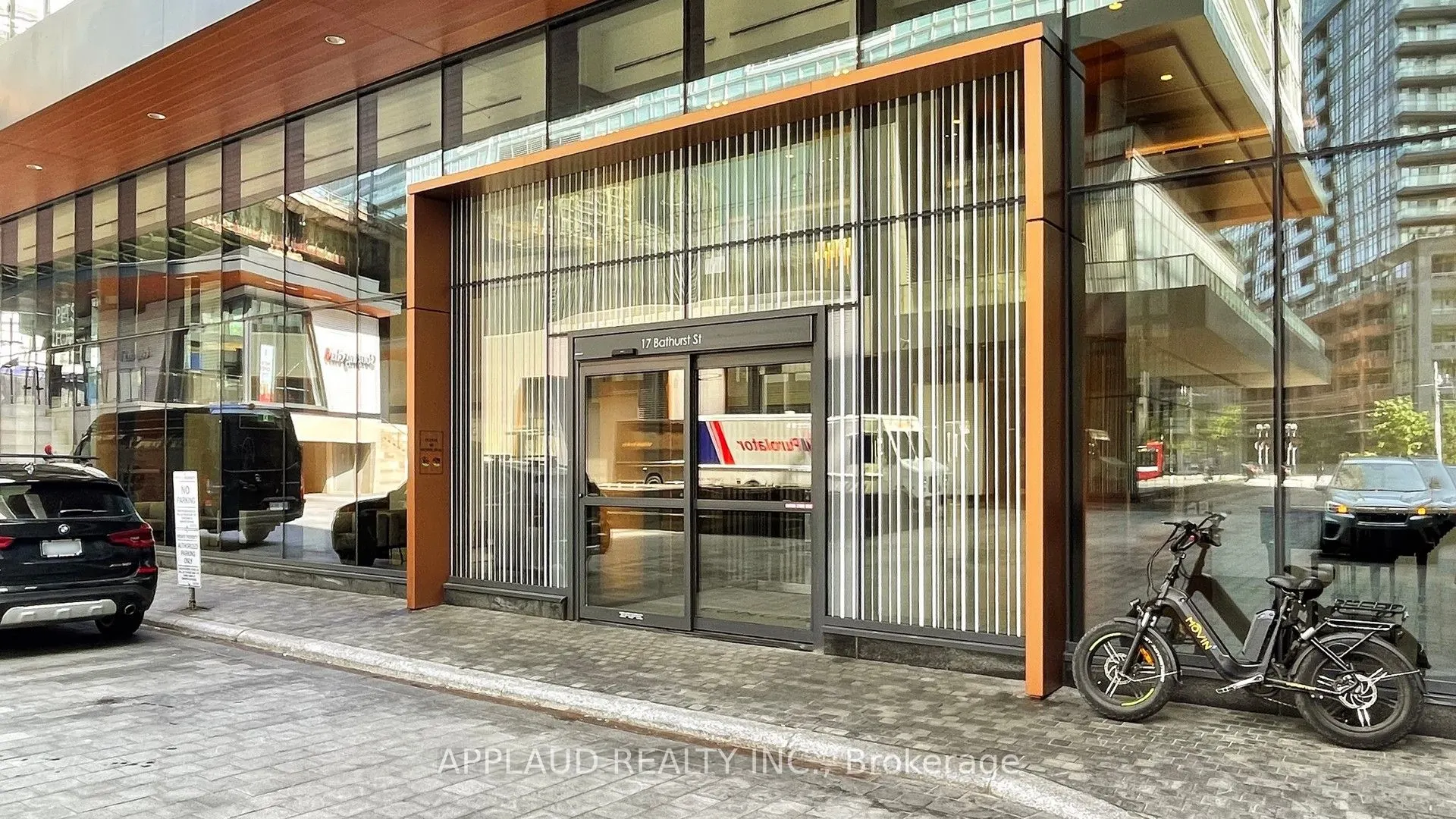 17 Bathurst Street, #3302