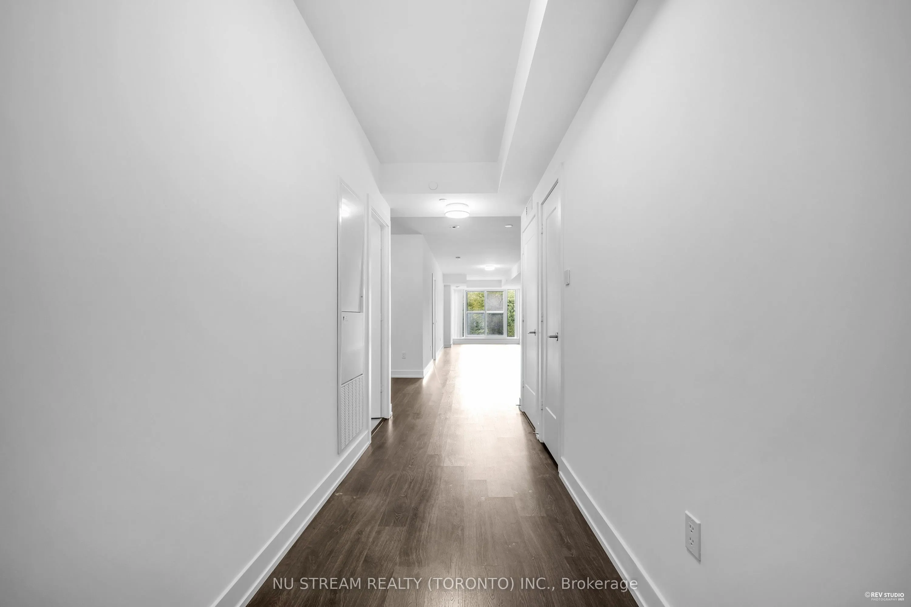 20 Inn On The Park Drive, #330
