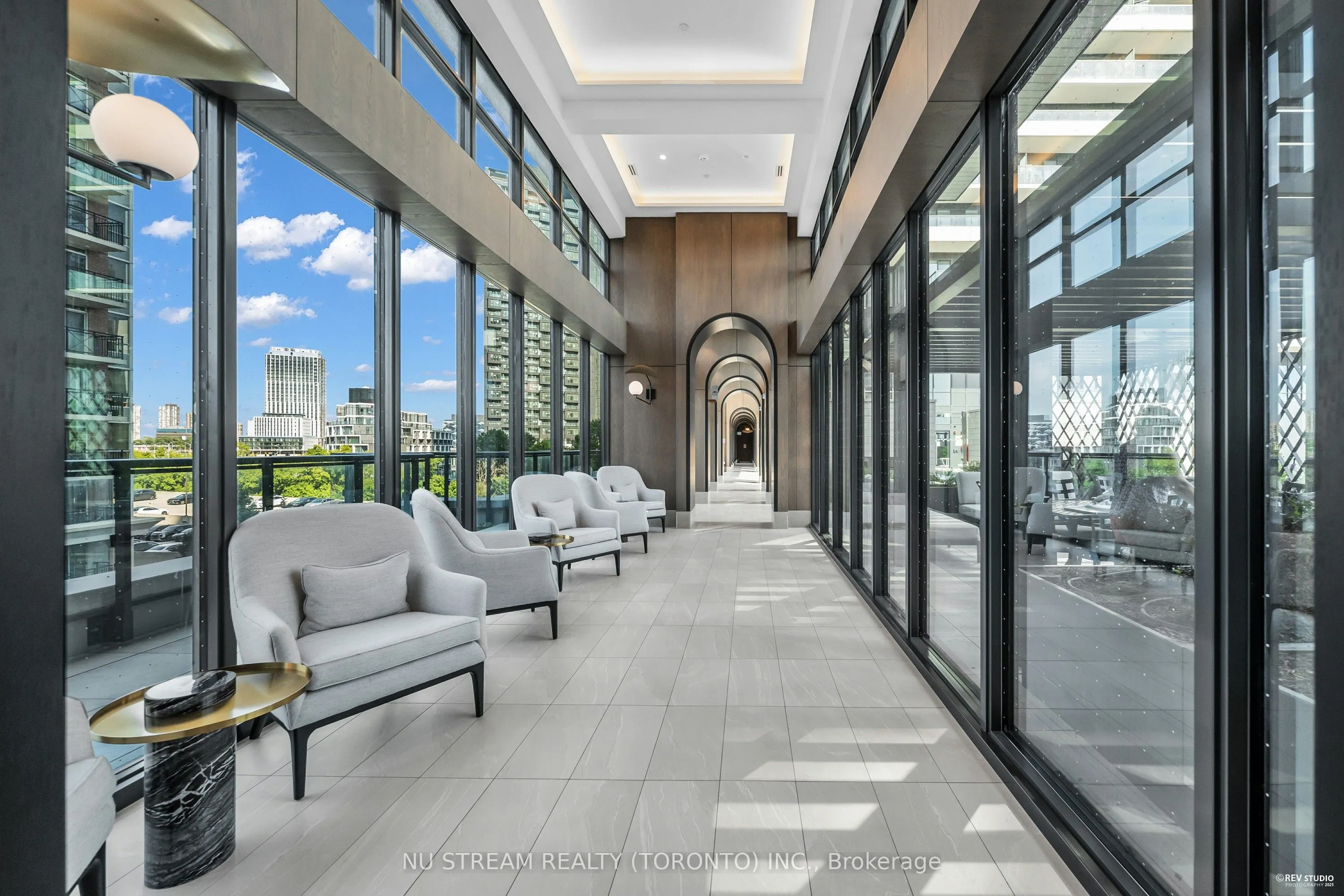 20 Inn On The Park Drive, #330
