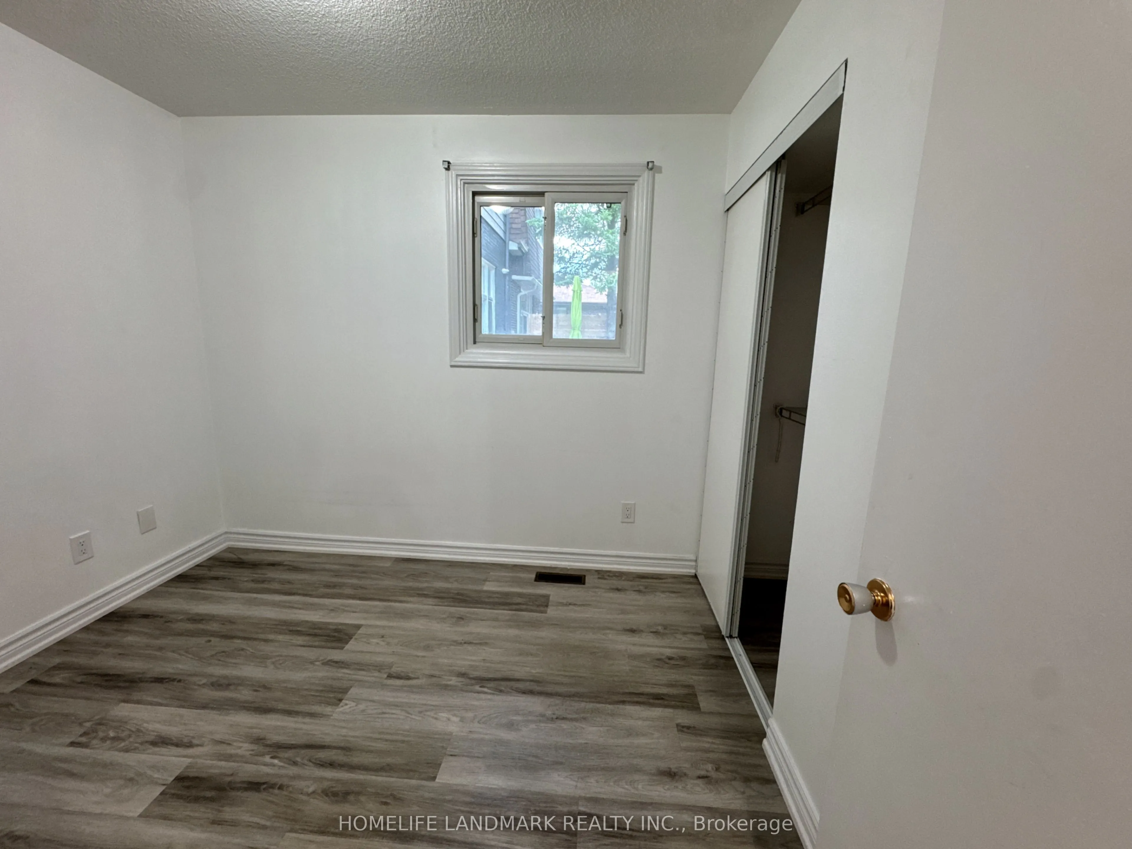 104 Loganberry Crescent