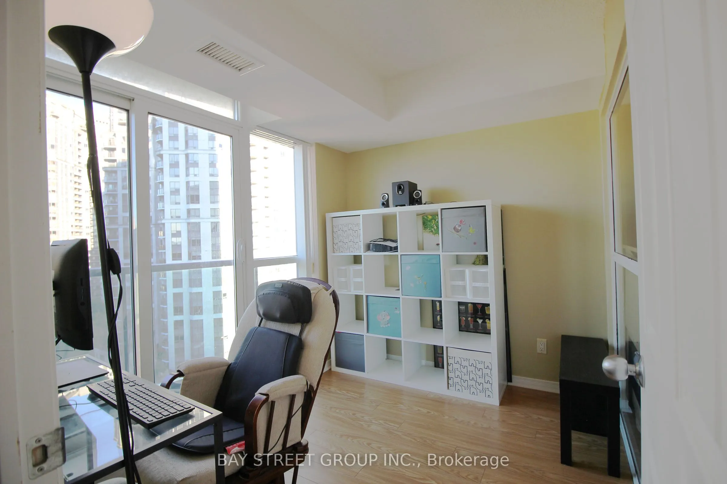30 Harrison Garden Boulevard, #1512