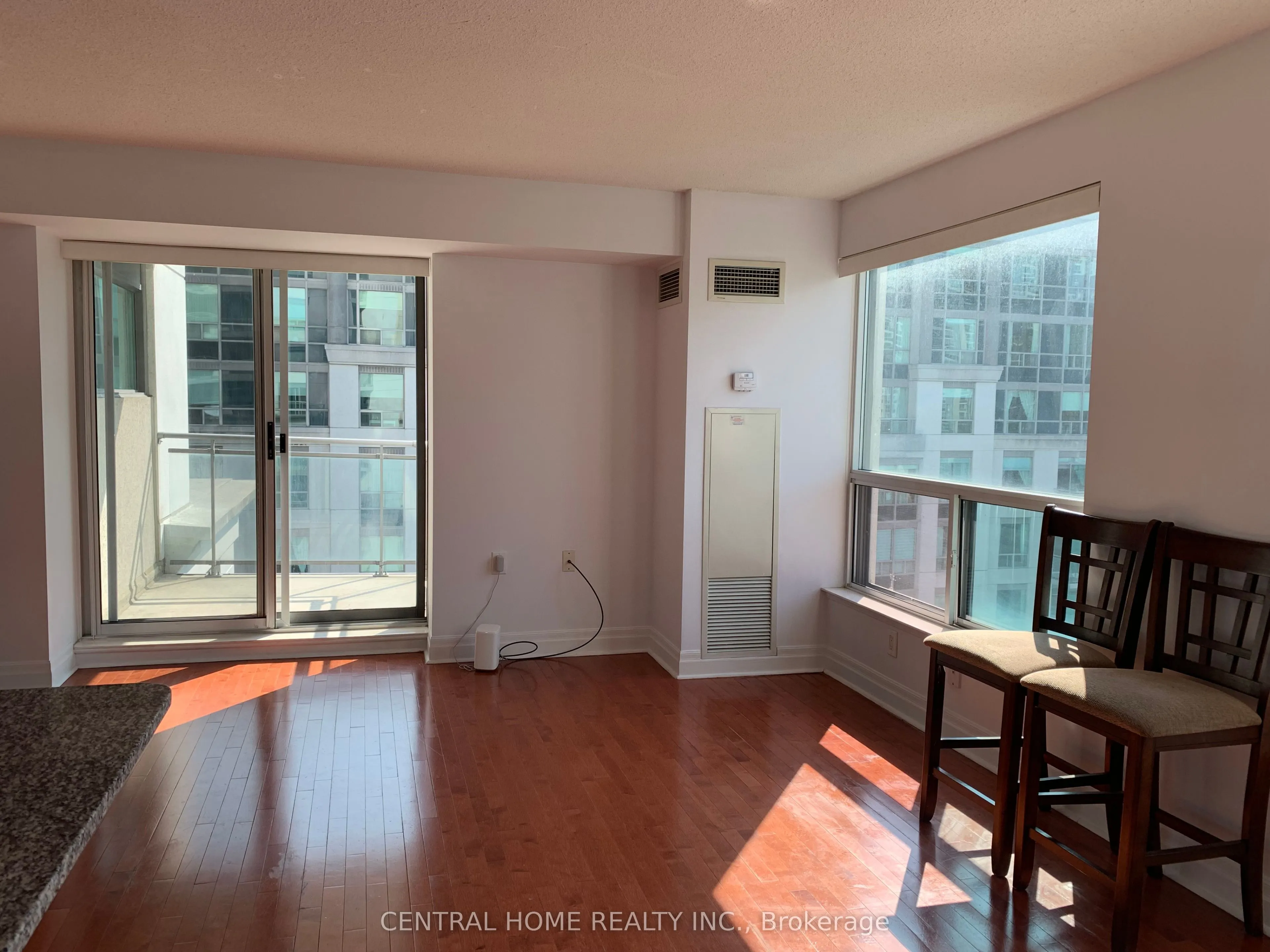 21 Hillcrest Avenue, #2203