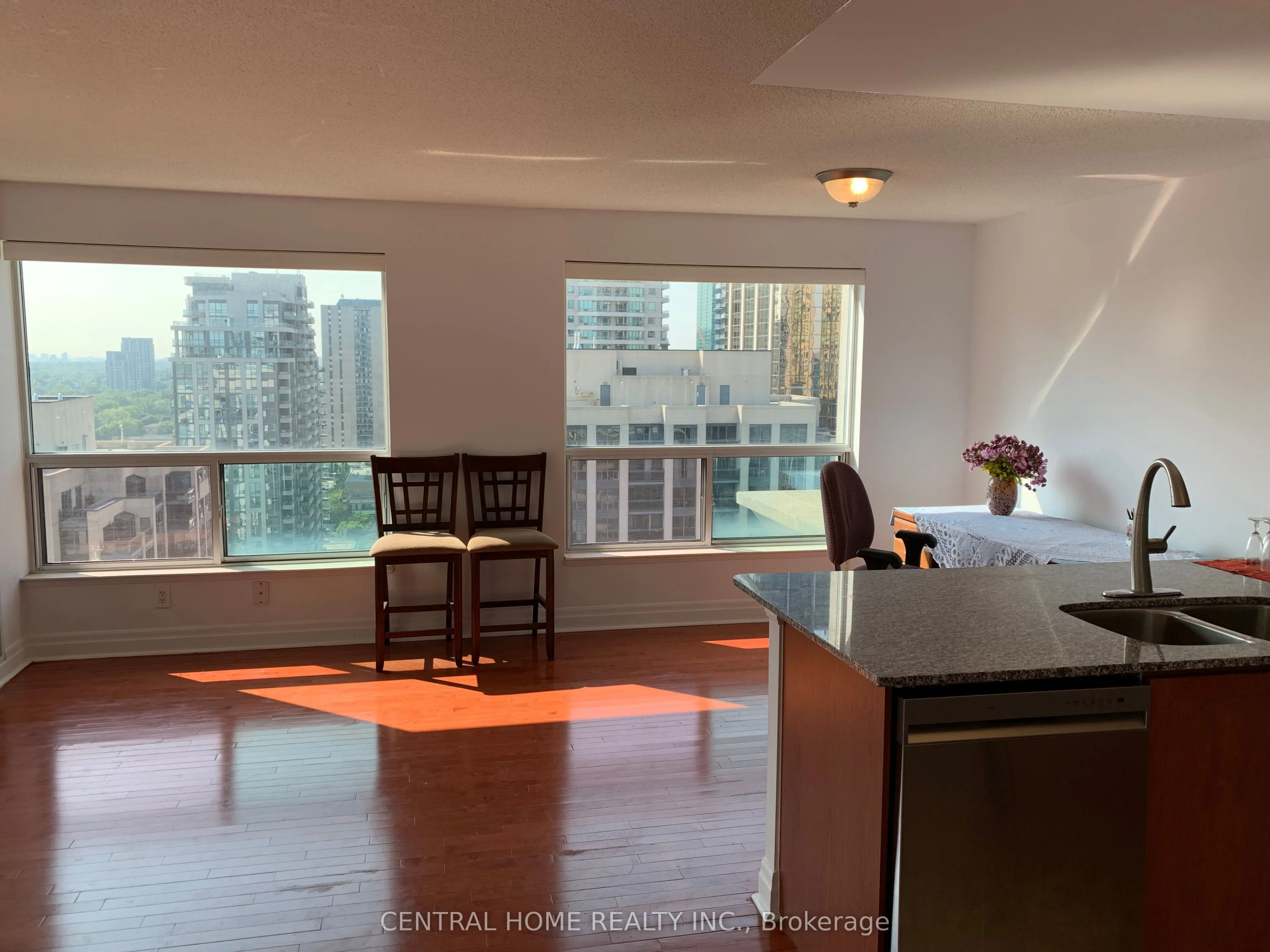 21 Hillcrest Avenue, #2203