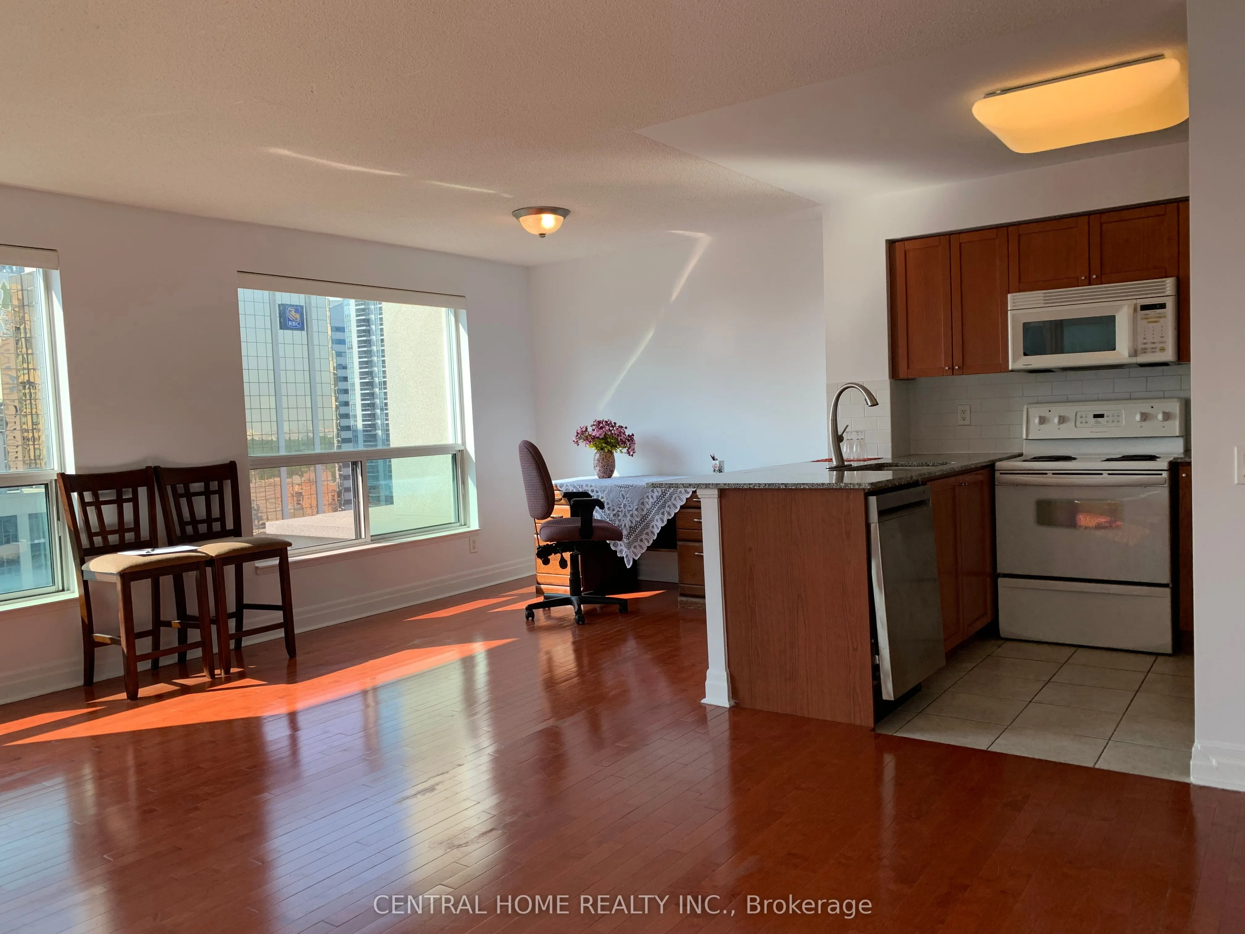 21 Hillcrest Avenue, #2203