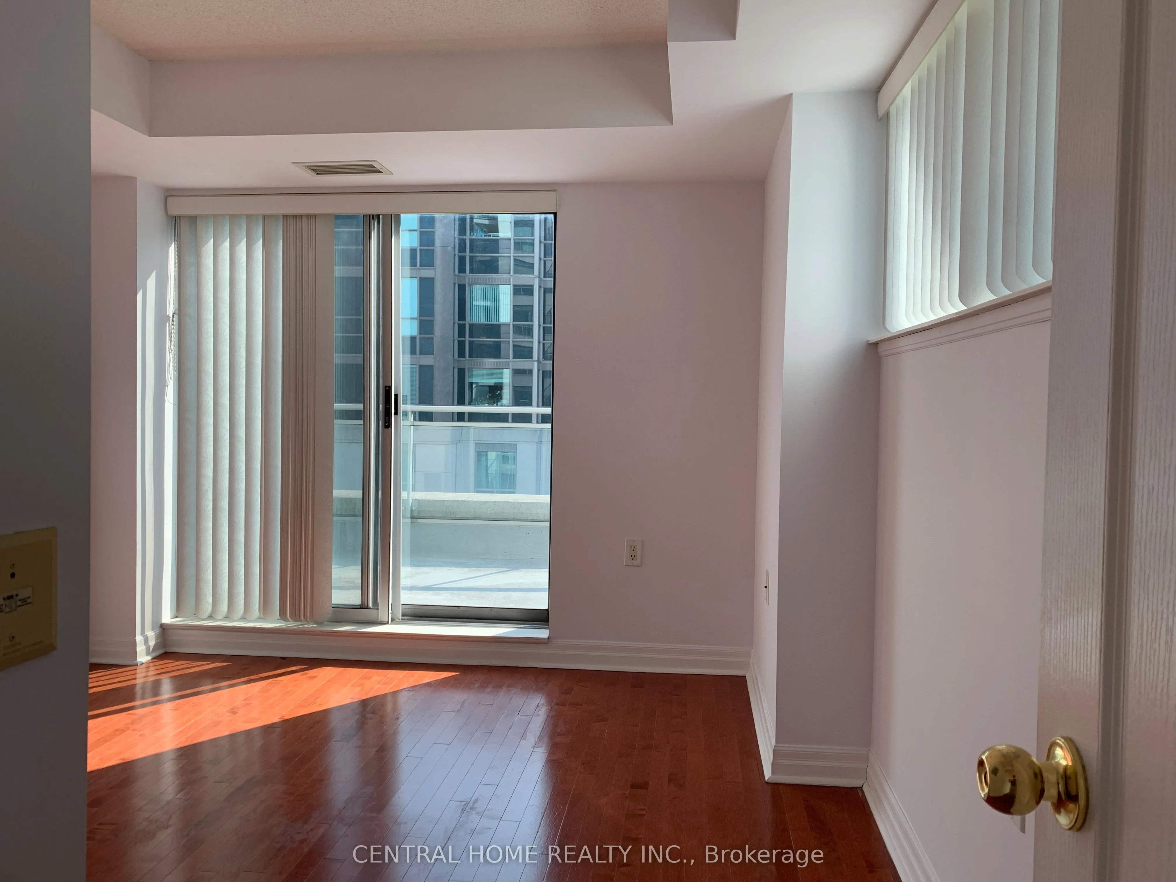 21 Hillcrest Avenue, #2203