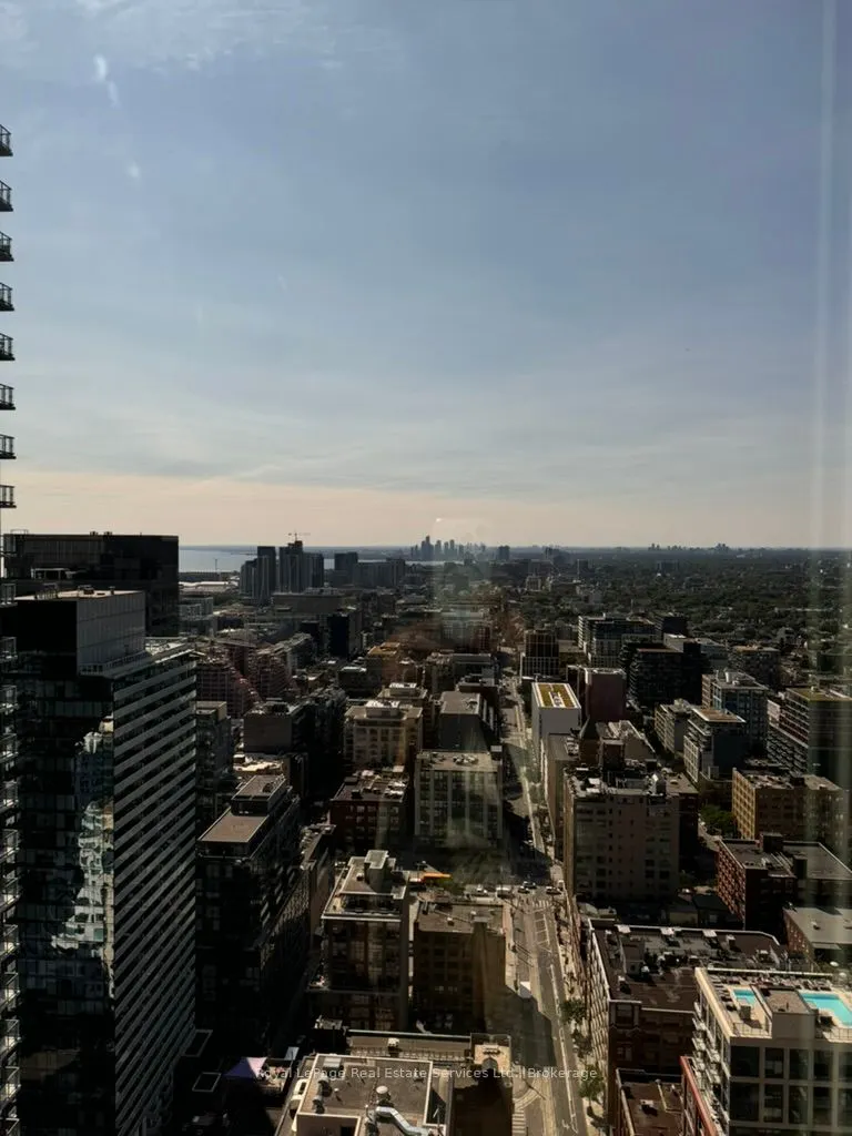 28 Widmer Street, #2725