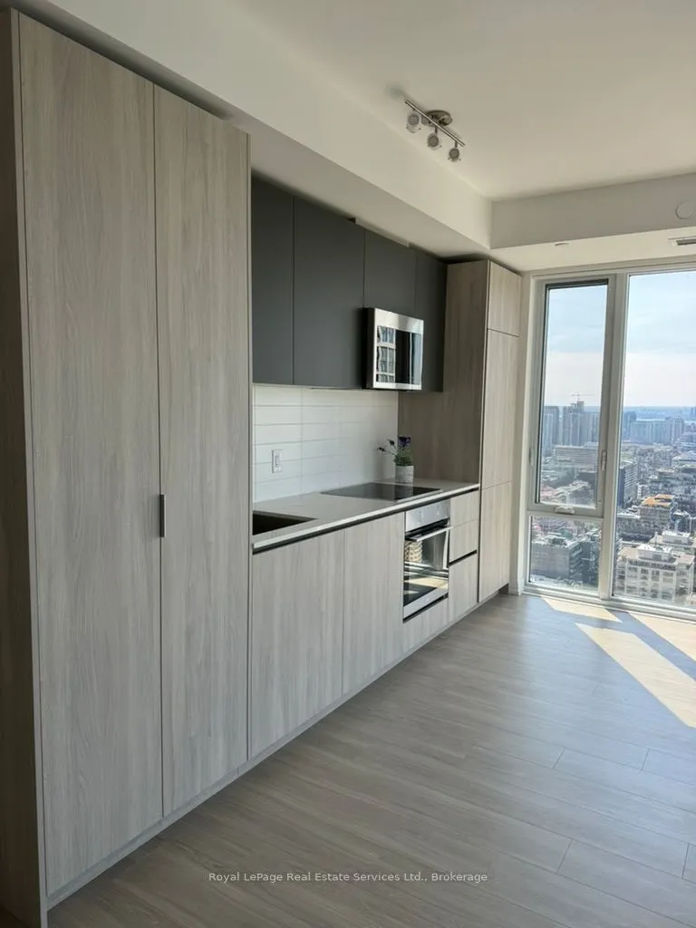 28 Widmer Street, #2725