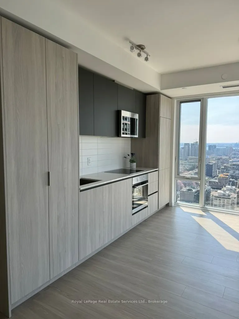 28 Widmer Street, #2725