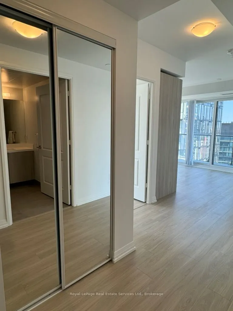 28 Widmer Street, #2725