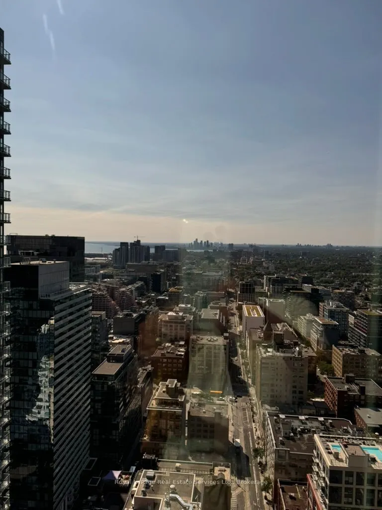 28 Widmer Street, #2725