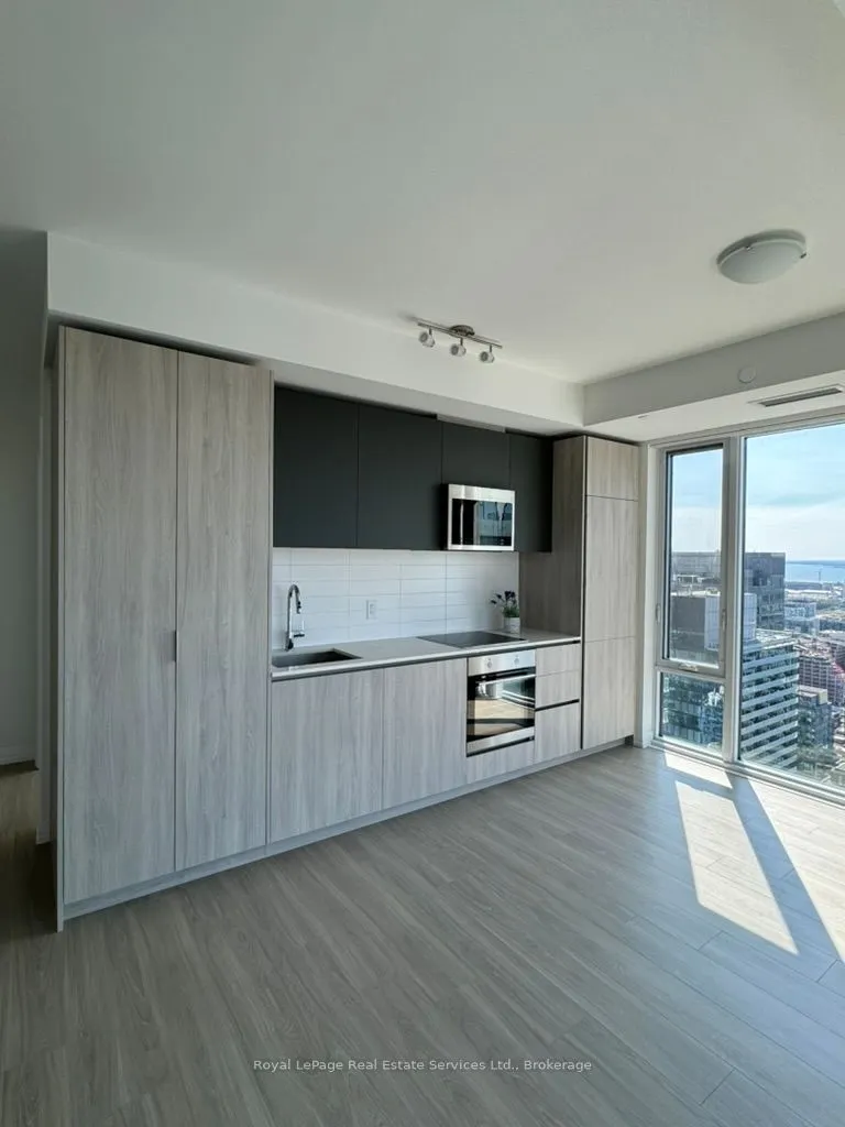 28 Widmer Street, #2725