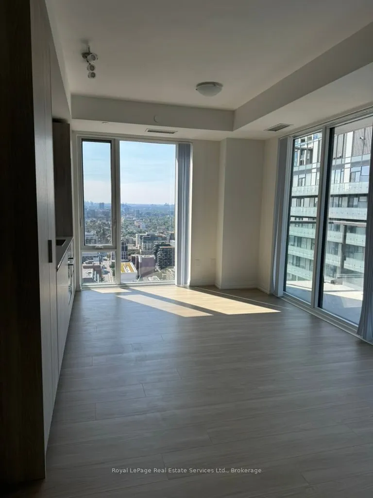 28 Widmer Street, #2725
