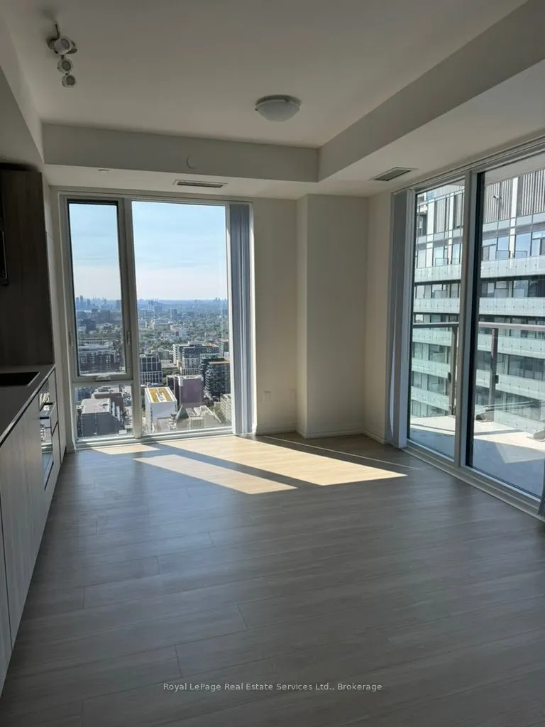 28 Widmer Street, #2725
