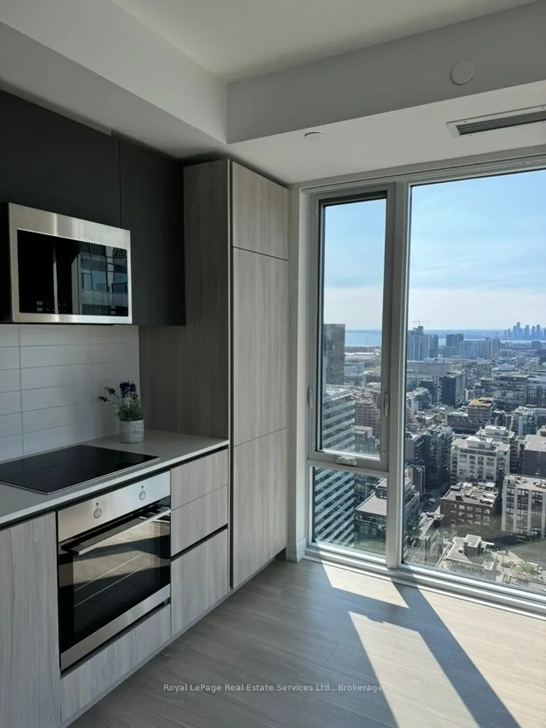28 Widmer Street, #2725