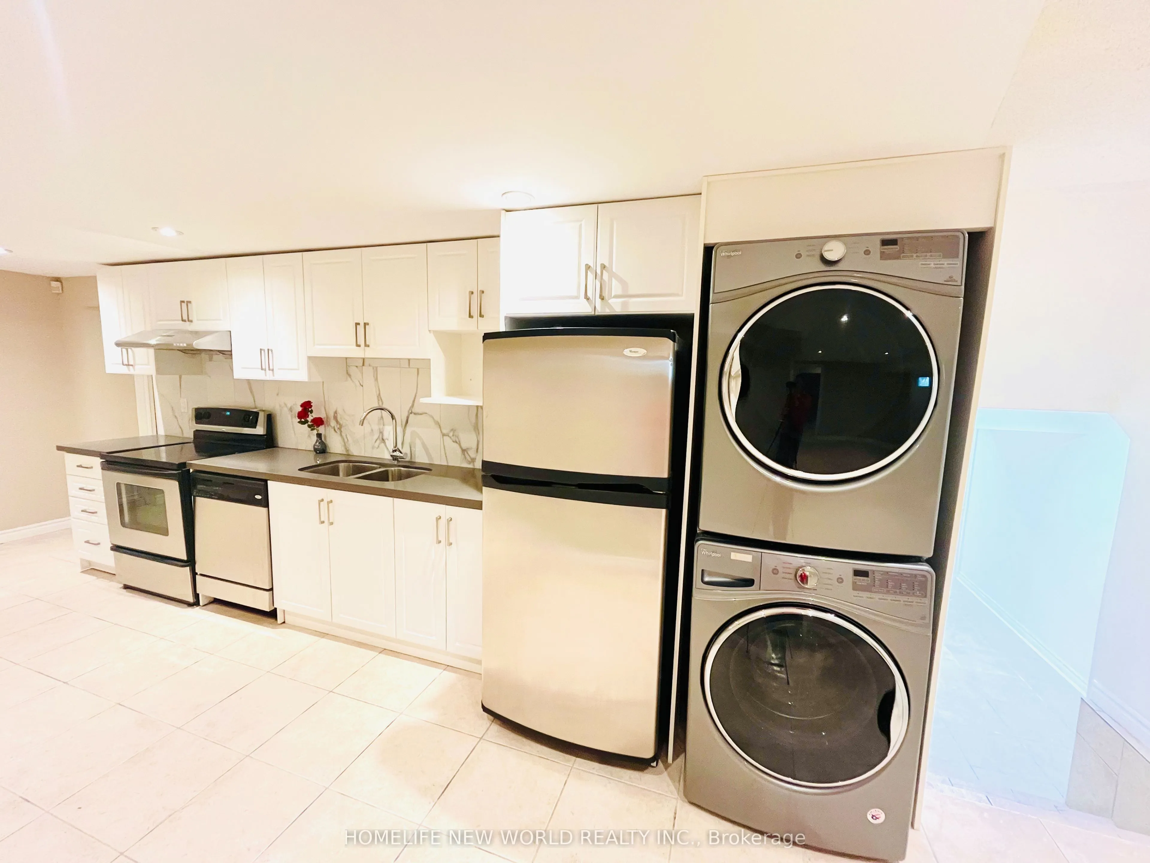 219 Dunview Avenue, #Bsmnt