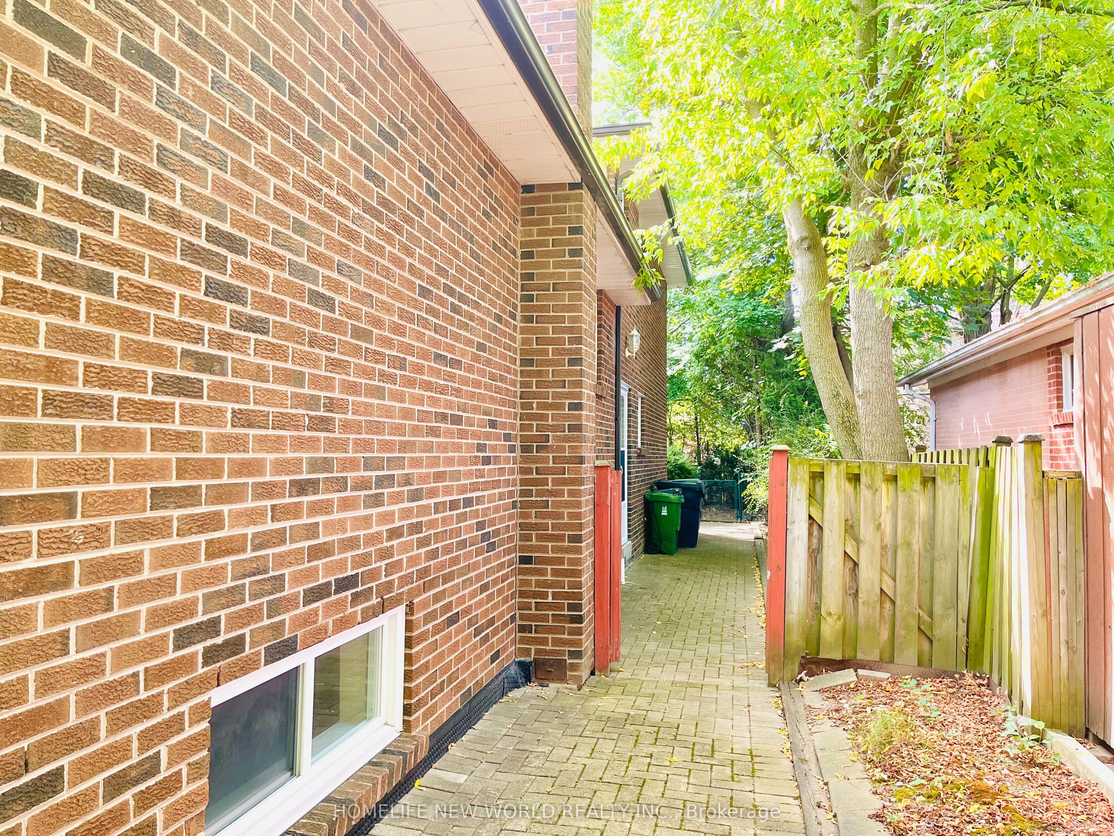 219 Dunview Avenue, #GROUND