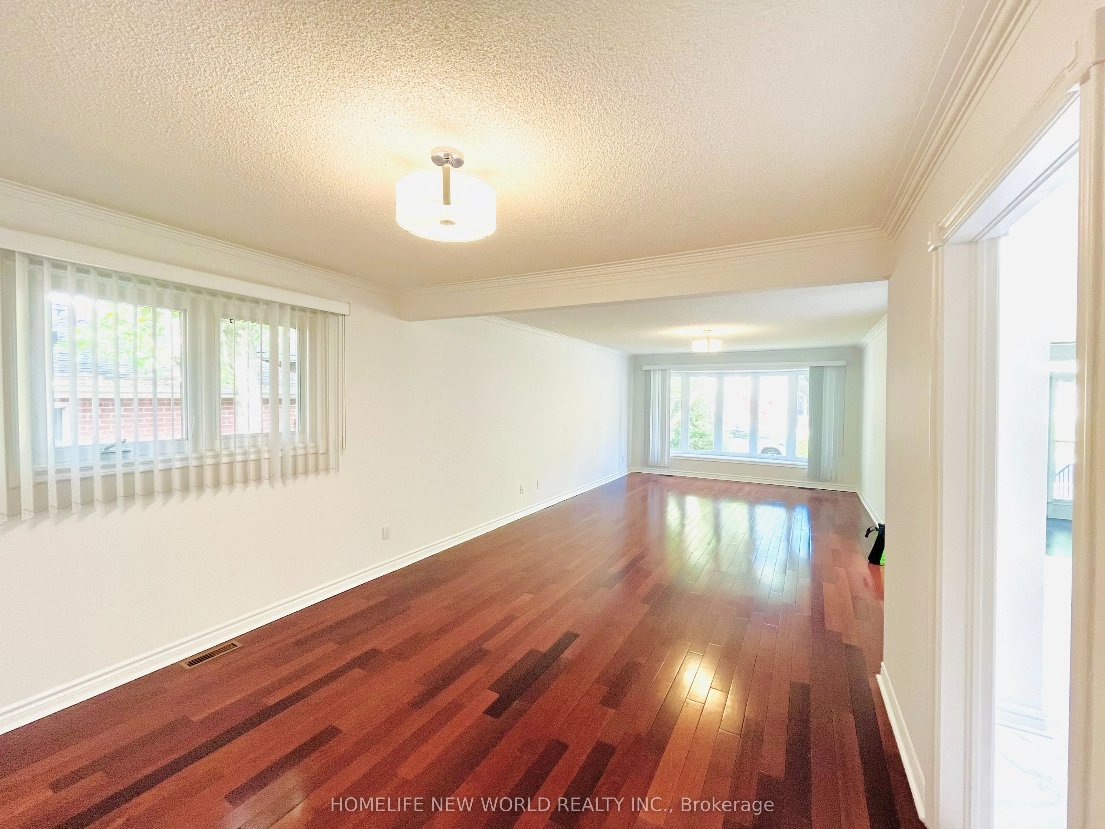 219 Dunview Avenue, #GROUND