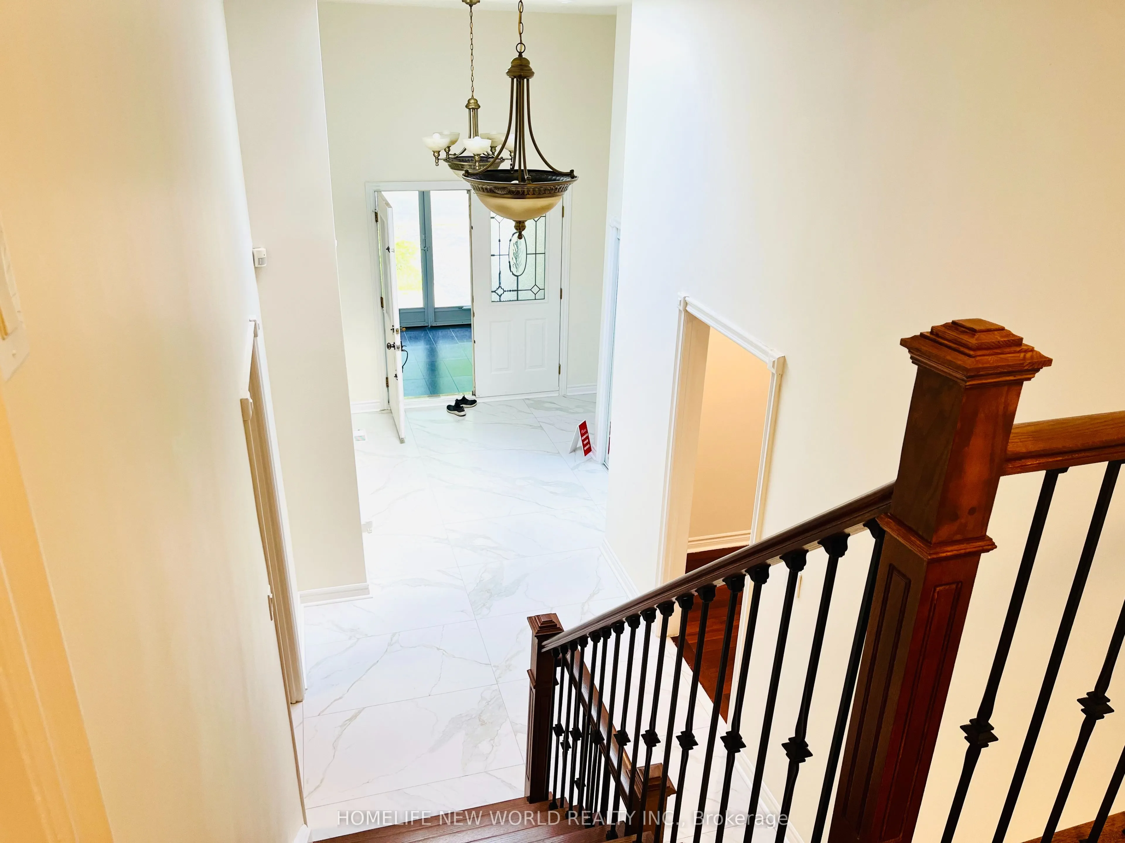 219 Dunview Avenue, #GROUND
